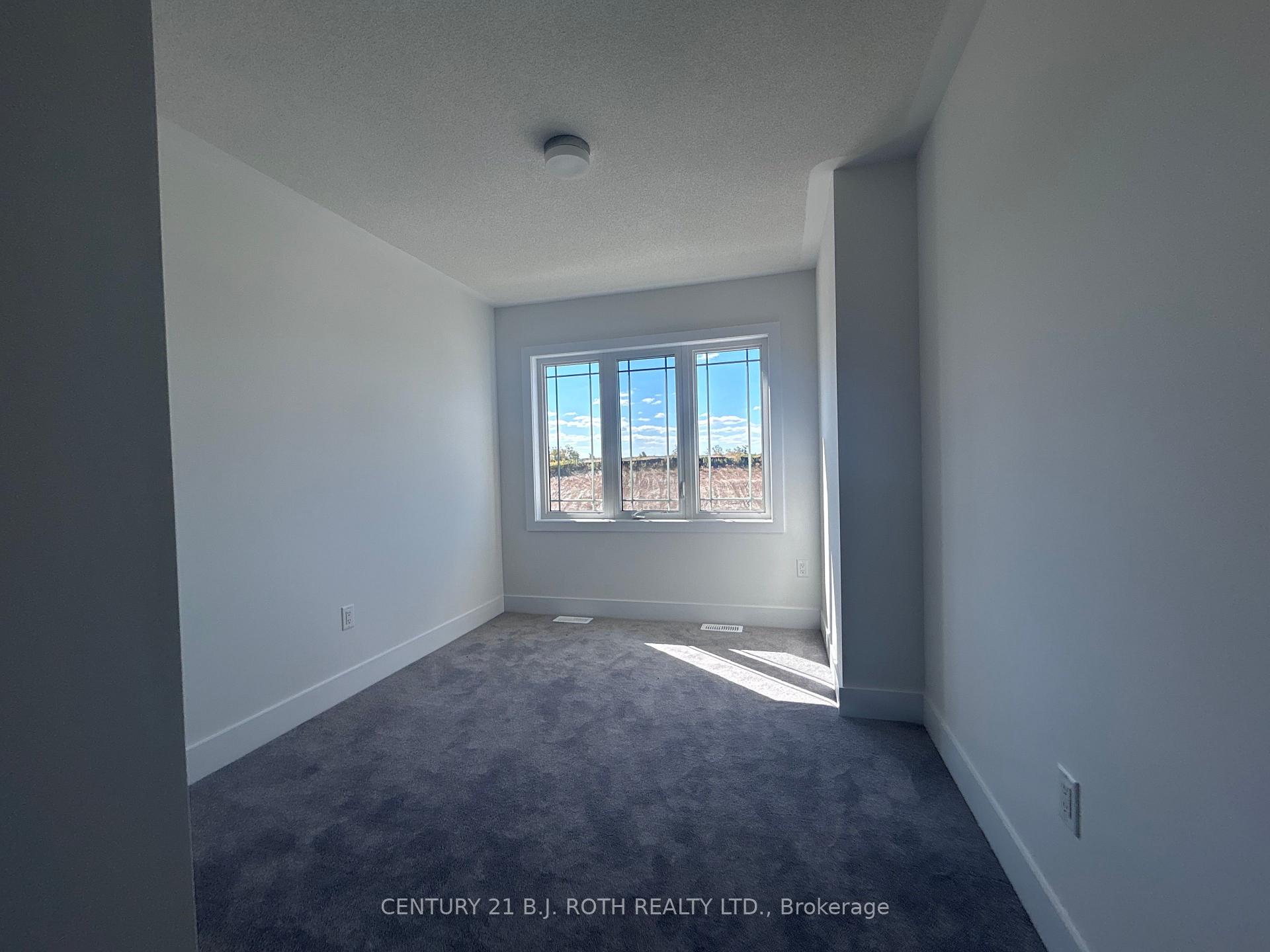 Photo 18 of 15 Milady Crescent, Barrie, Rural Barrie Southeast — HOMEH