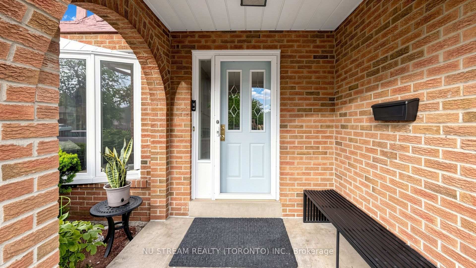 Photo 3 of 3163 Ibbetson Crescent, Mississauga, Erindale — HOMEH