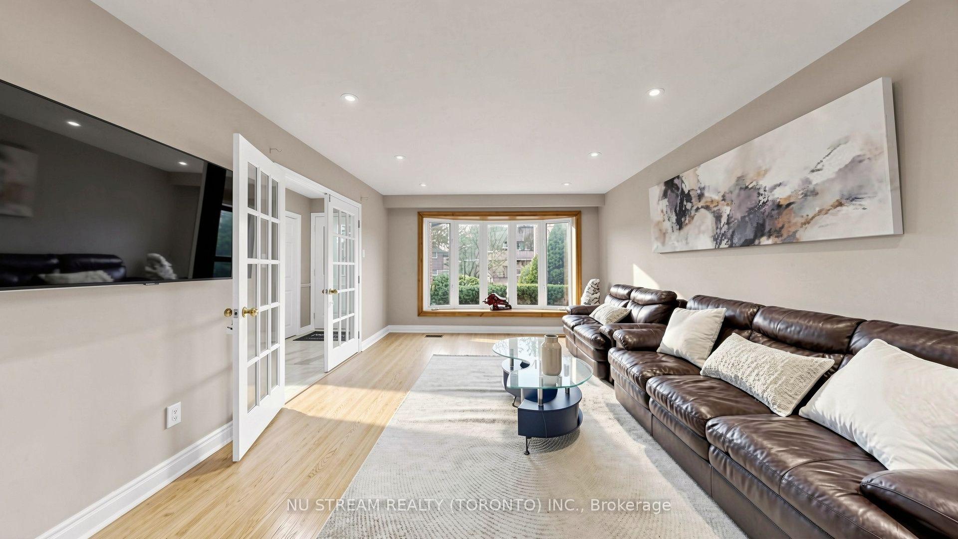 Photo 5 of 3163 Ibbetson Crescent, Mississauga, Erindale — HOMEH
