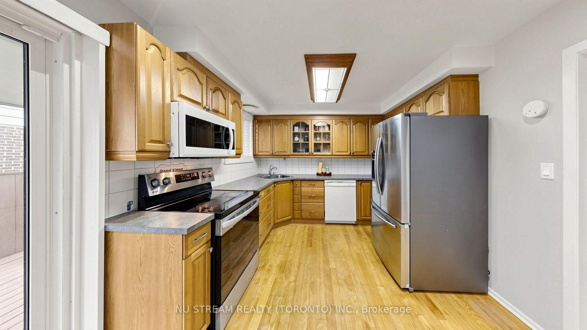 Photo 12 of 3163 Ibbetson Crescent, Mississauga, Erindale — HOMEH