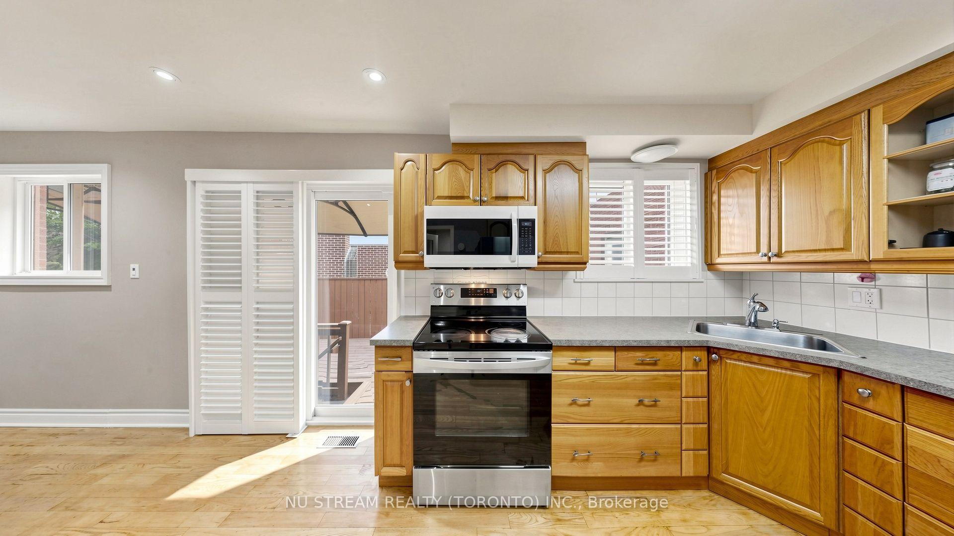Photo 14 of 3163 Ibbetson Crescent, Mississauga, Erindale — HOMEH