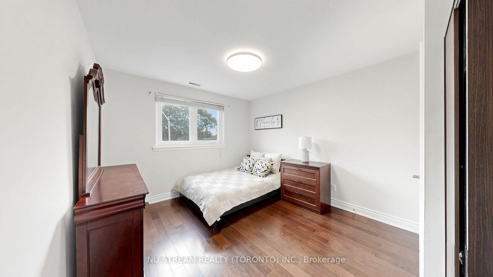 Photo 18 of 3163 Ibbetson Crescent, Mississauga, Erindale — HOMEH