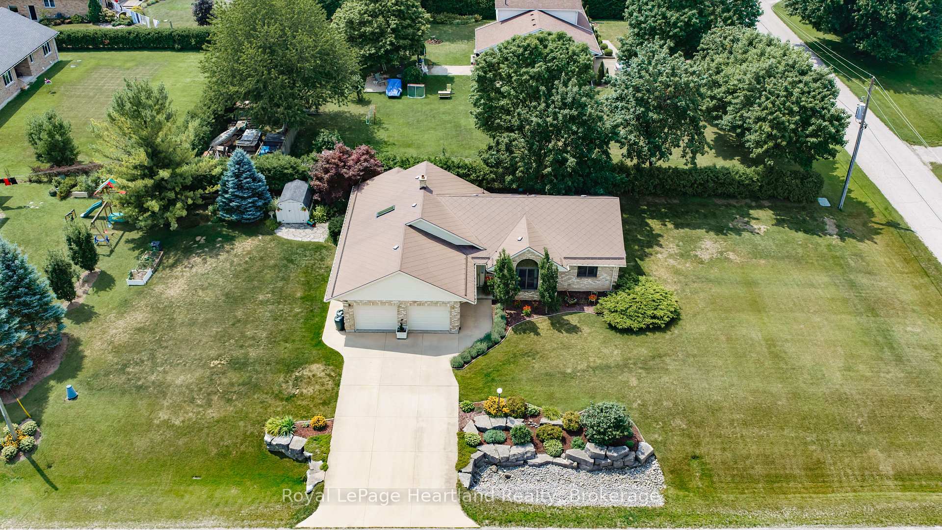 Photo 3 of 51 Kruse Drive, Huron East, Egmondville — HOMEH