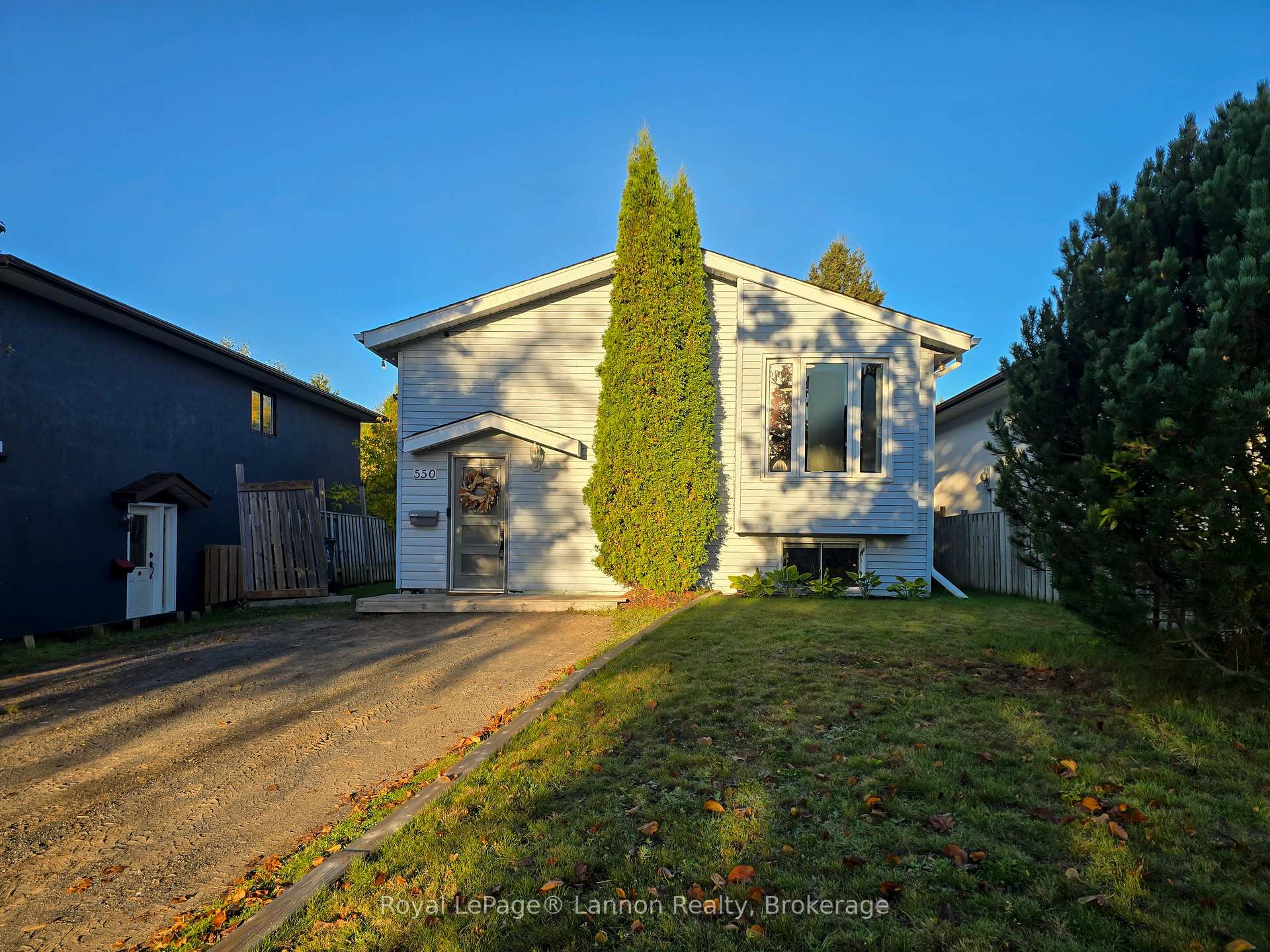 Photo 1 of 550 Lanark Crescent, Thunder Bay, County Park — HOMEH