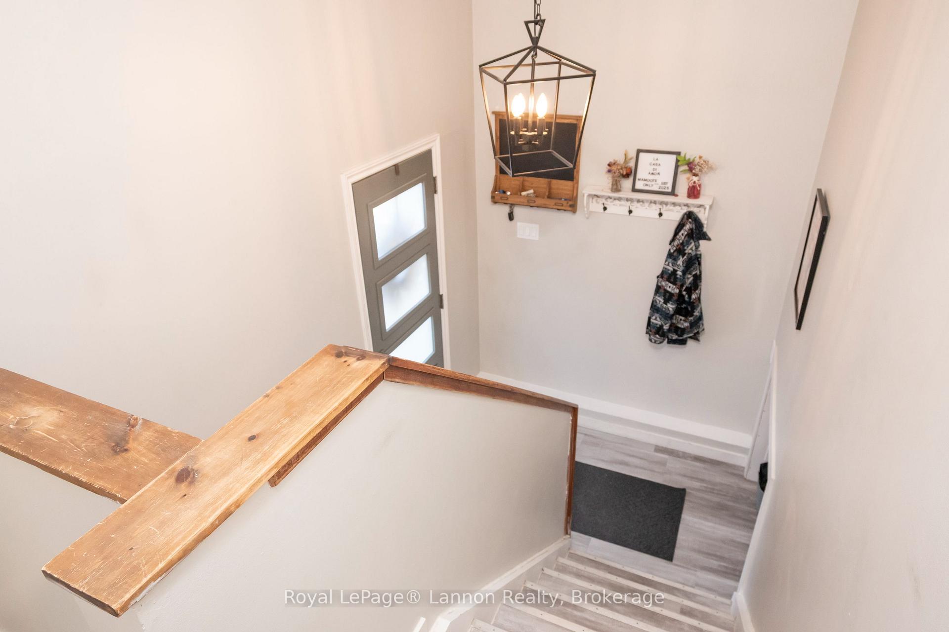 Photo 9 of 550 Lanark Crescent, Thunder Bay, County Park — HOMEH