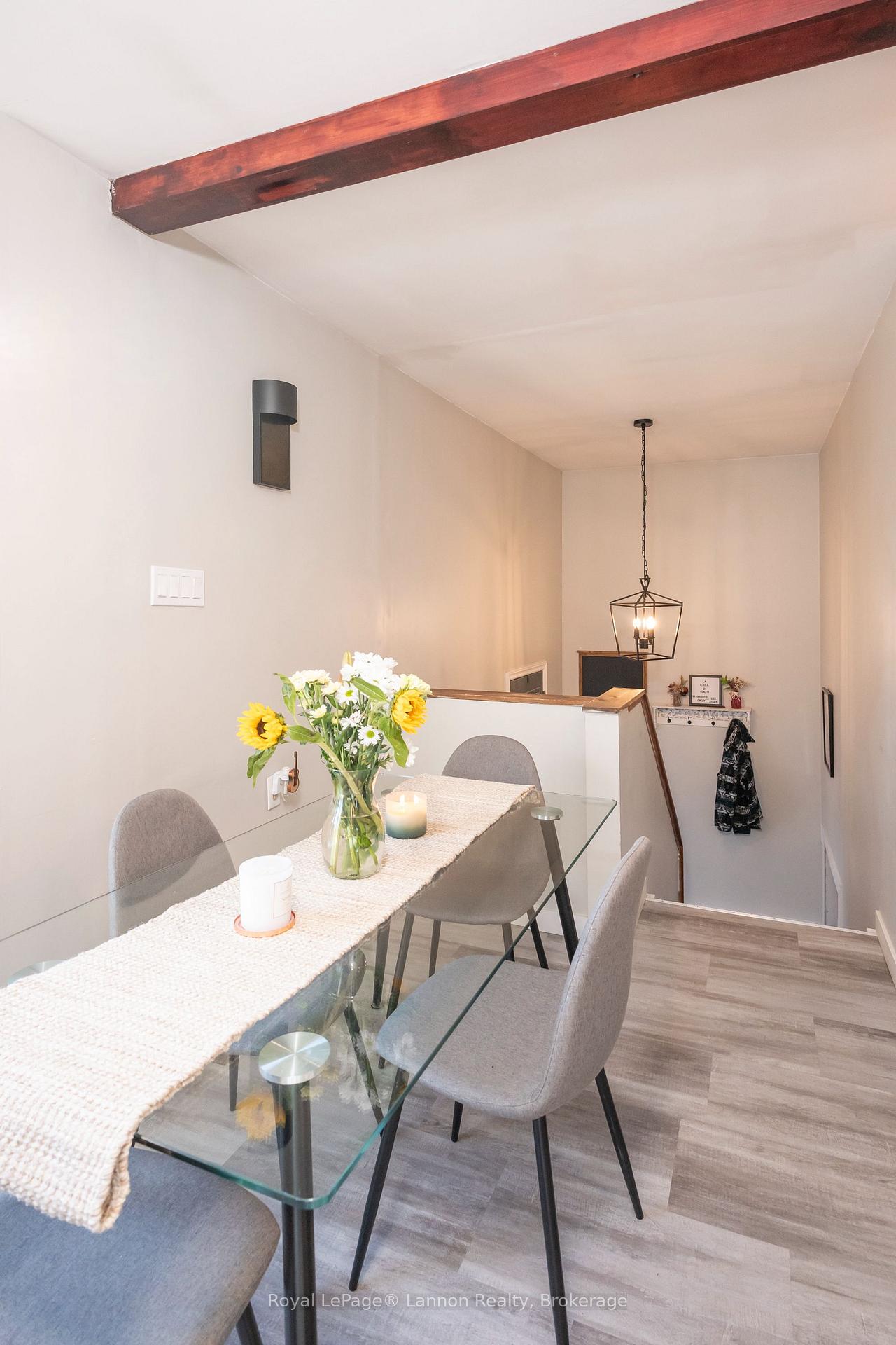 Photo 11 of 550 Lanark Crescent, Thunder Bay, County Park — HOMEH