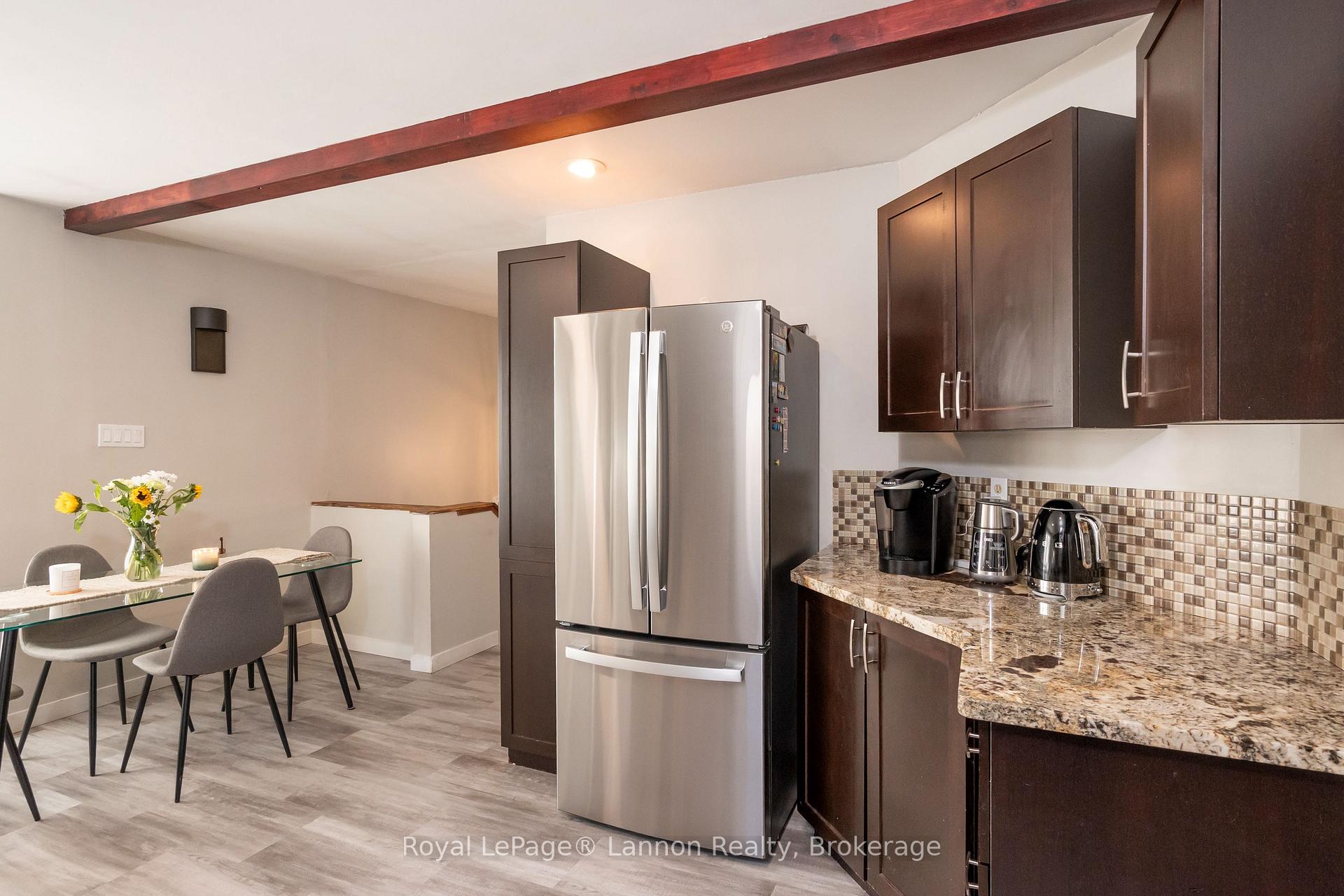 Photo 13 of 550 Lanark Crescent, Thunder Bay, County Park — HOMEH