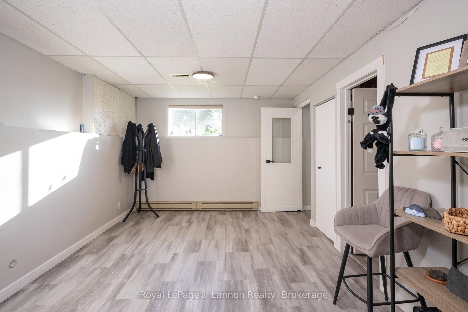 Photo 23 of 550 Lanark Crescent, Thunder Bay, County Park — HOMEH
