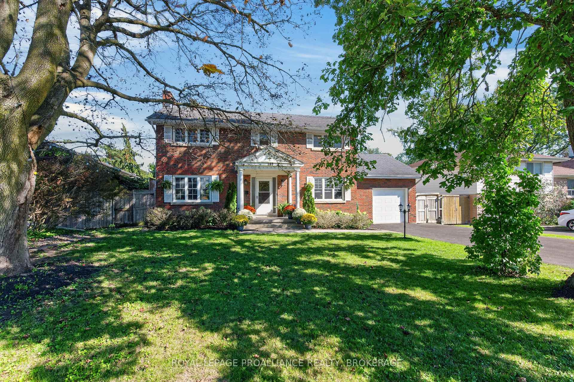 Photo of 289 Avenue Road