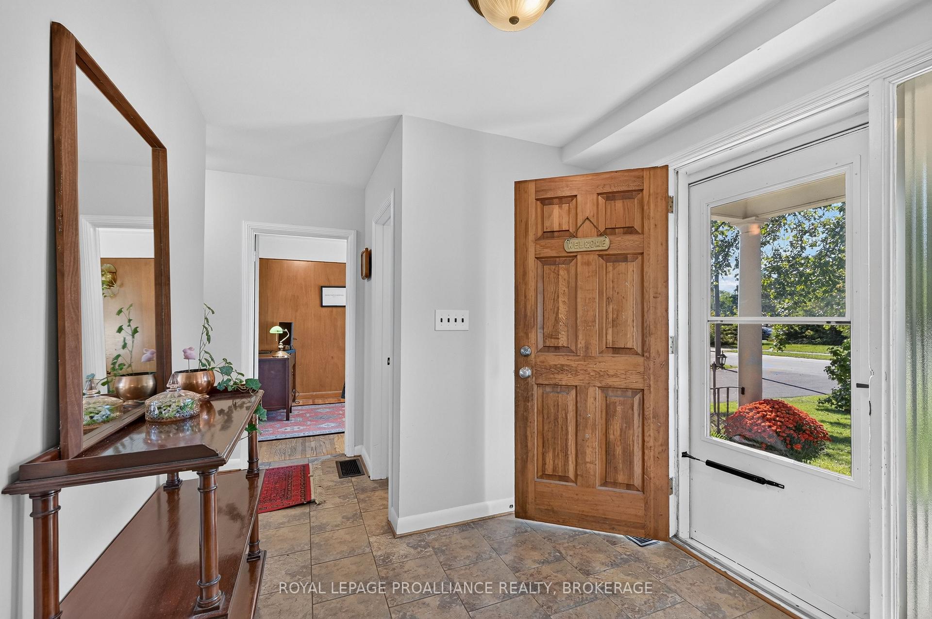 Photo 3 of 289 Avenue Road, Kingston, West of Sir John A. Blvd — HOMEH