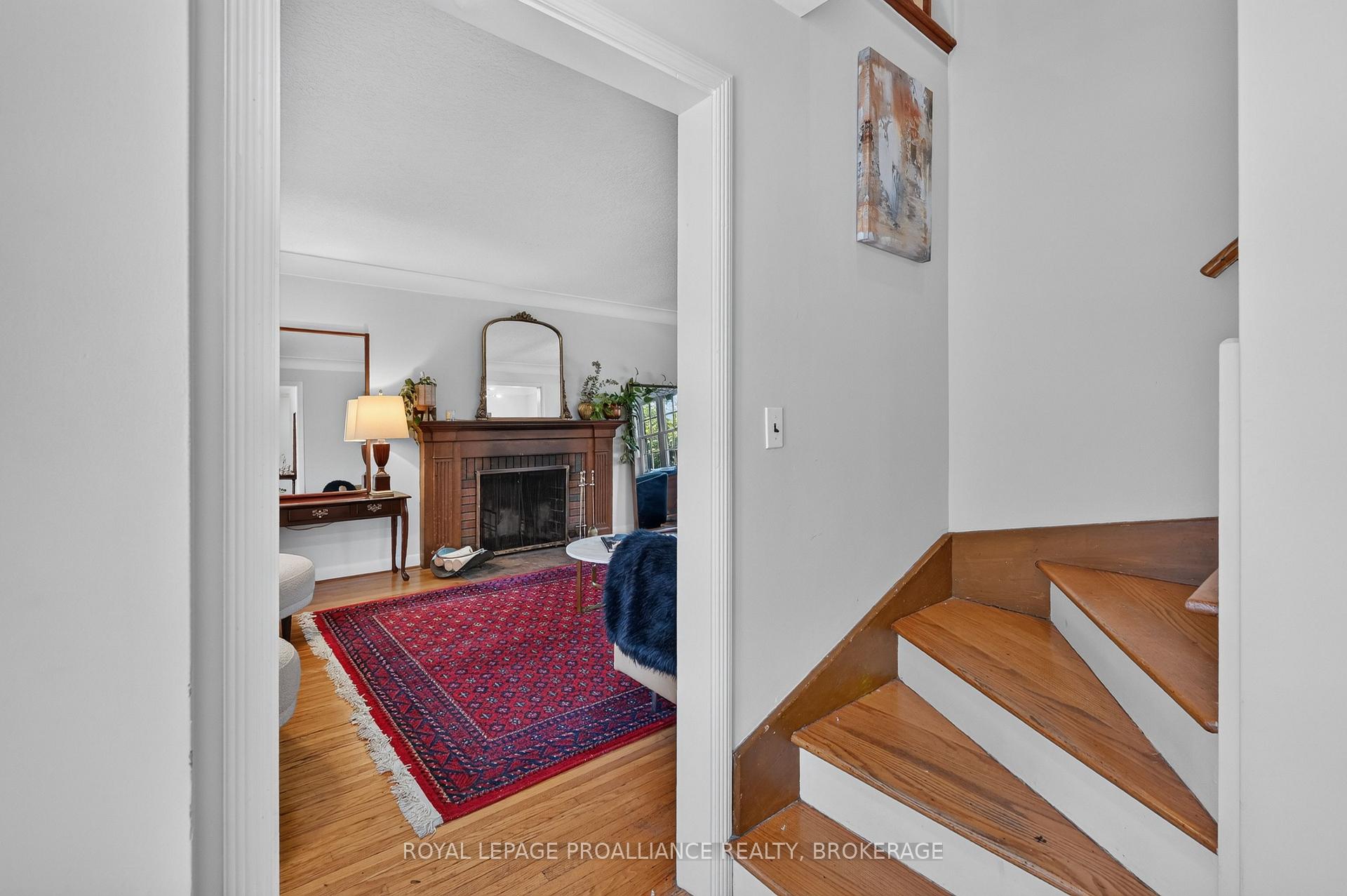 Photo 15 of 289 Avenue Road, Kingston, West of Sir John A. Blvd — HOMEH