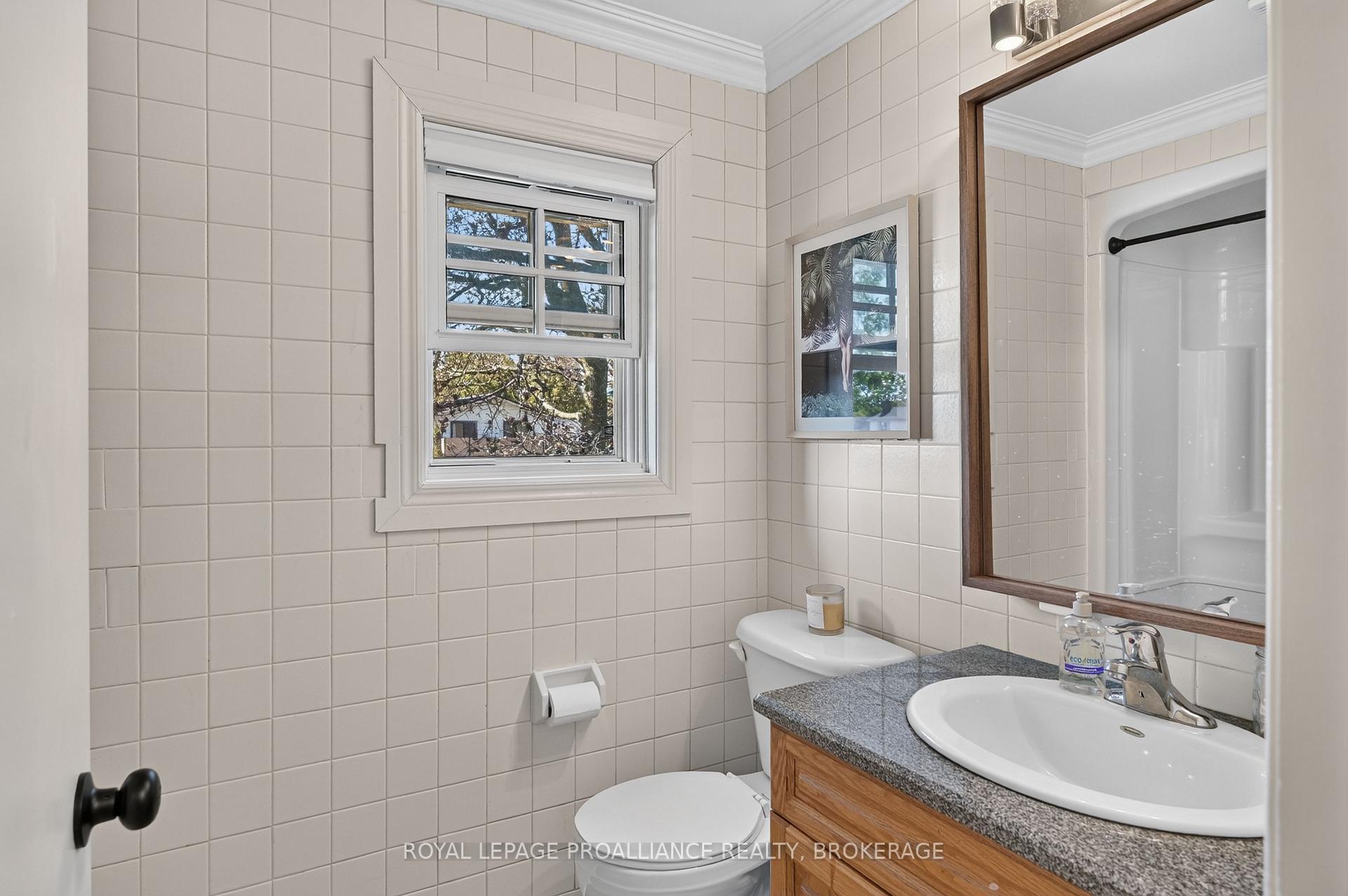 Photo 17 of 289 Avenue Road, Kingston, West of Sir John A. Blvd — HOMEH