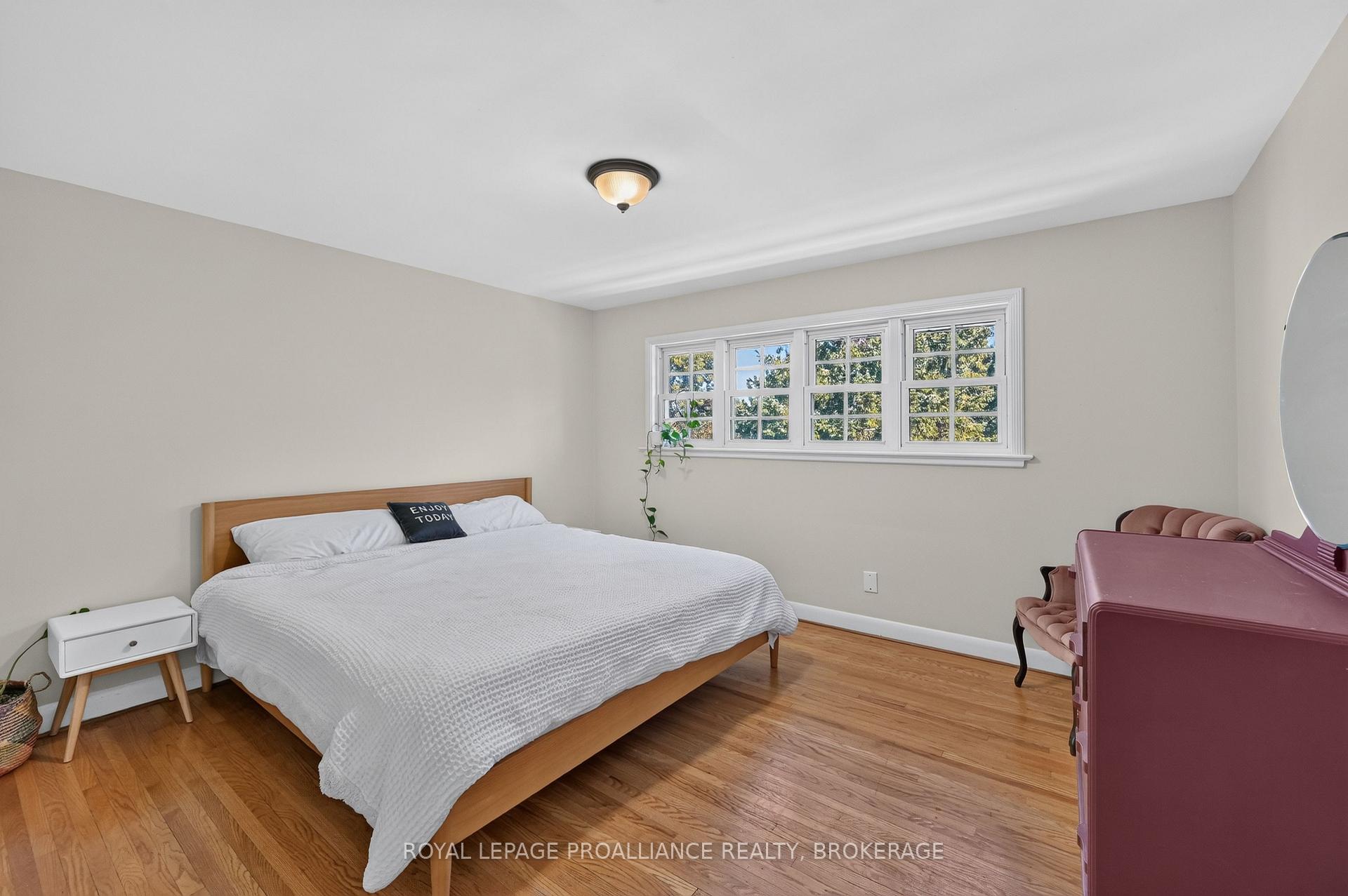Photo 20 of 289 Avenue Road, Kingston, West of Sir John A. Blvd — HOMEH