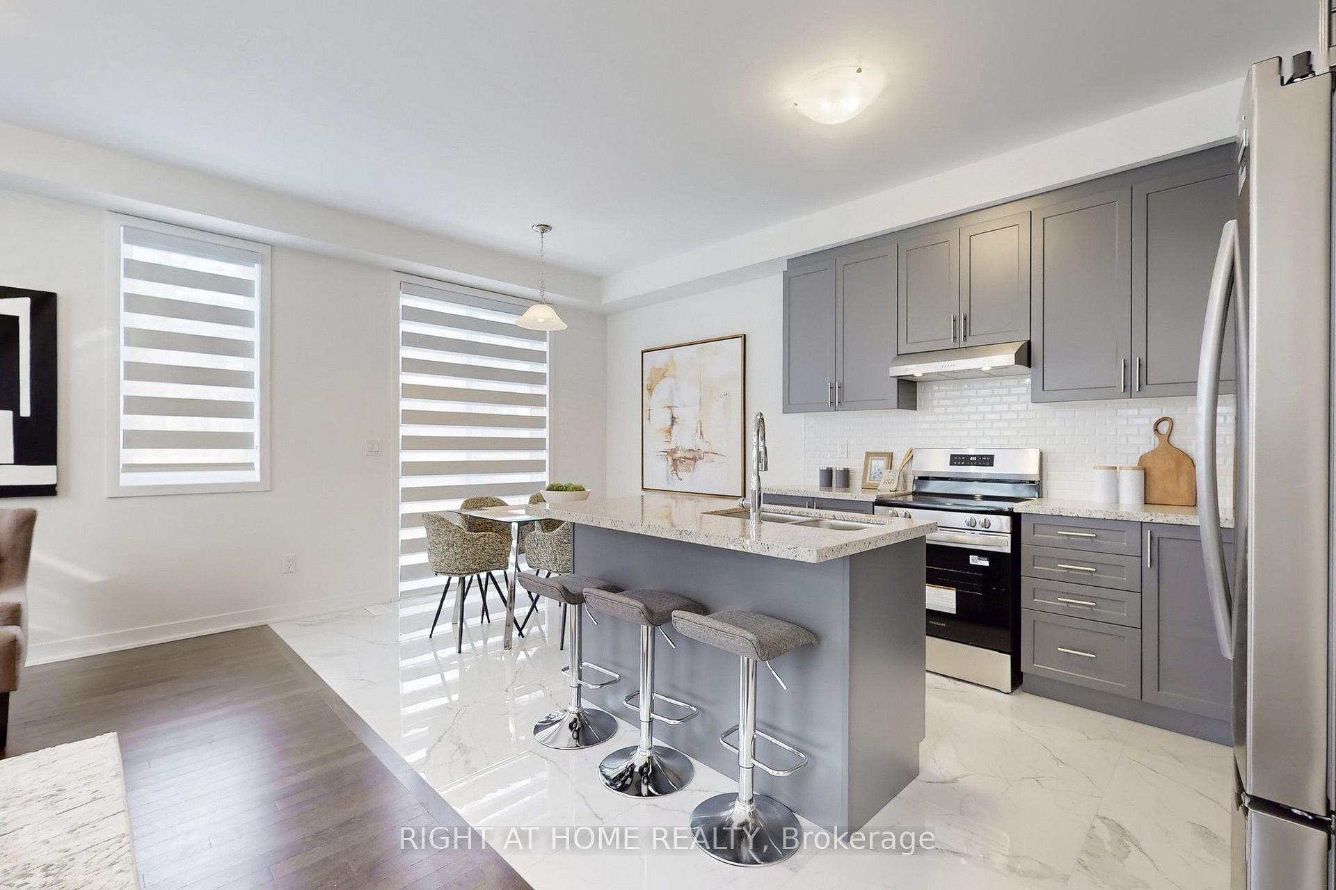 Photo 7 of 154 Anna Russell Way, Markham, Unionville — HOMEH