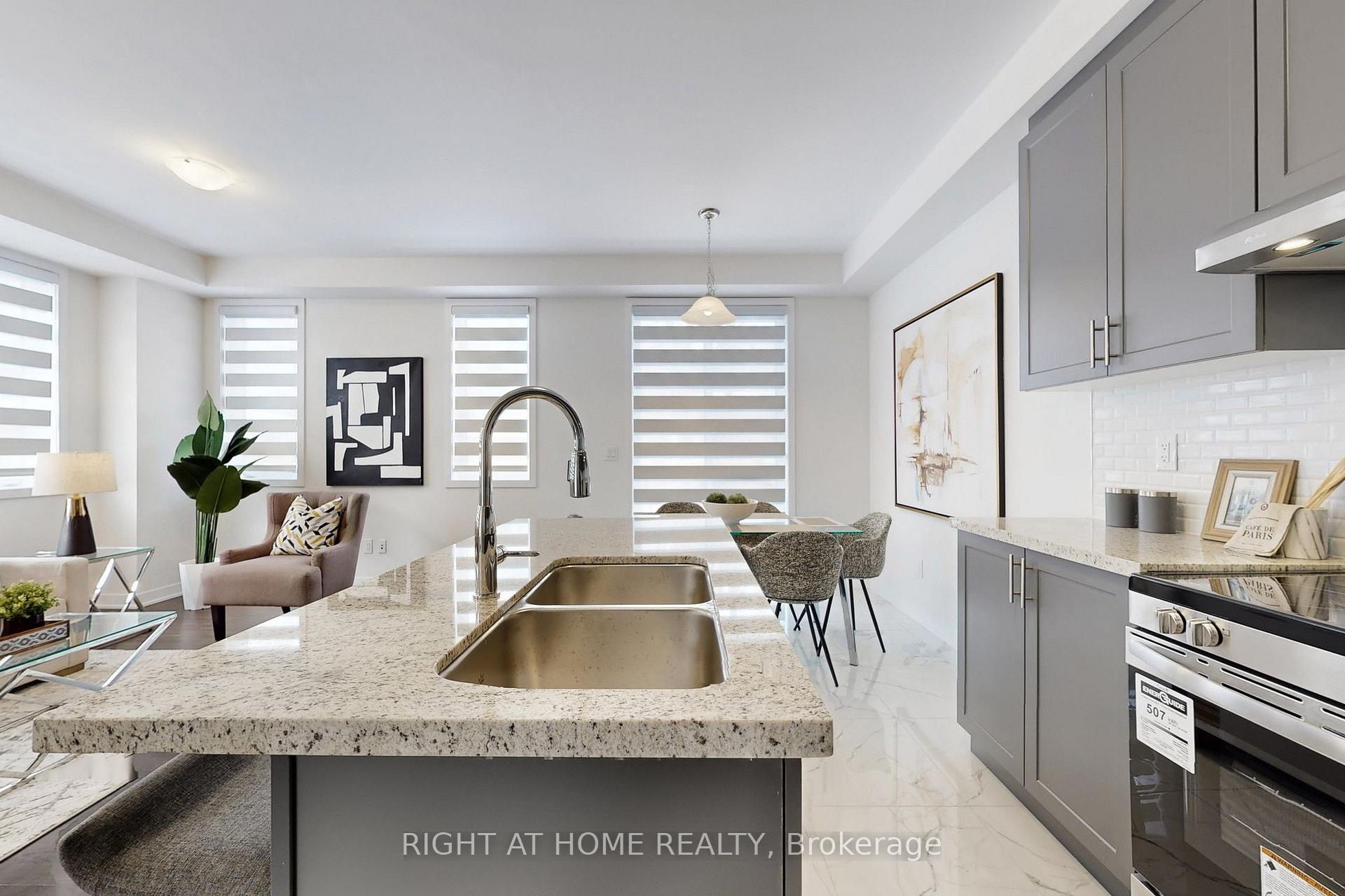 Photo 9 of 154 Anna Russell Way, Markham, Unionville — HOMEH