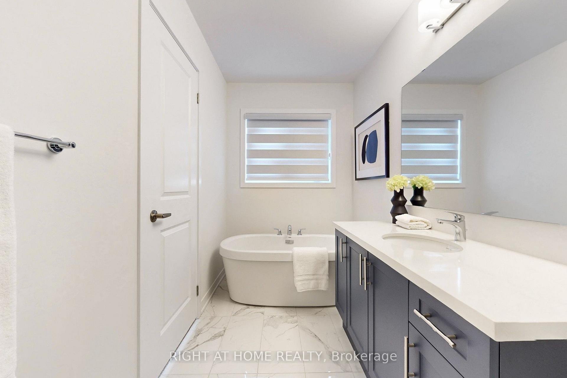 Photo 24 of 154 Anna Russell Way, Markham, Unionville — HOMEH