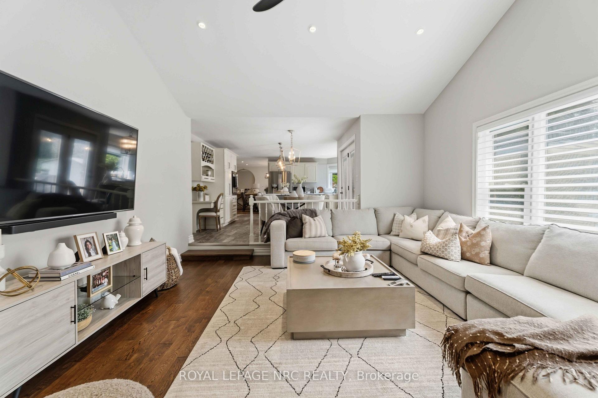 Photo 9 of 42 Foresthill Crescent, Pelham, Fonthill — HOMEH