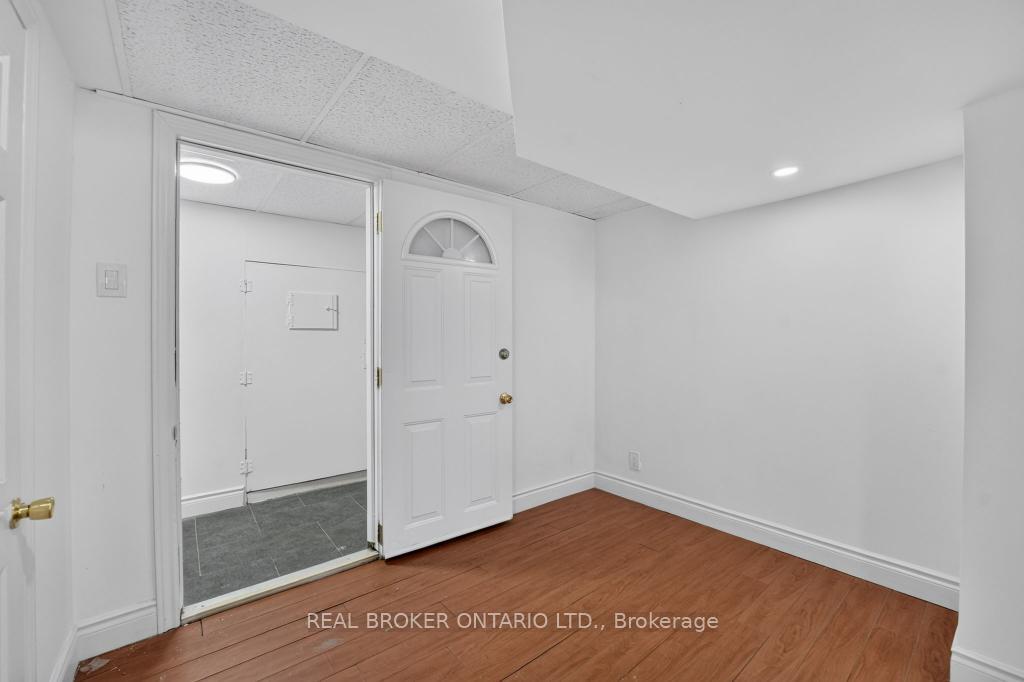Photo 26 of 1024 Roosevelt Road, Mississauga, Lakeview — HOMEH