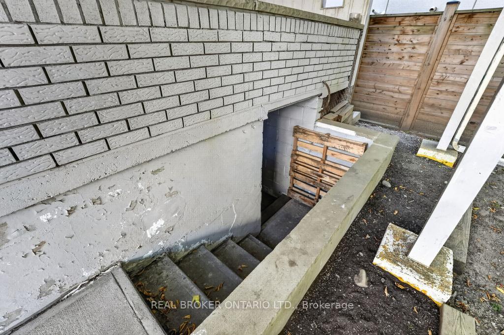 Photo 41 of 1024 Roosevelt Road, Mississauga, Lakeview — HOMEH