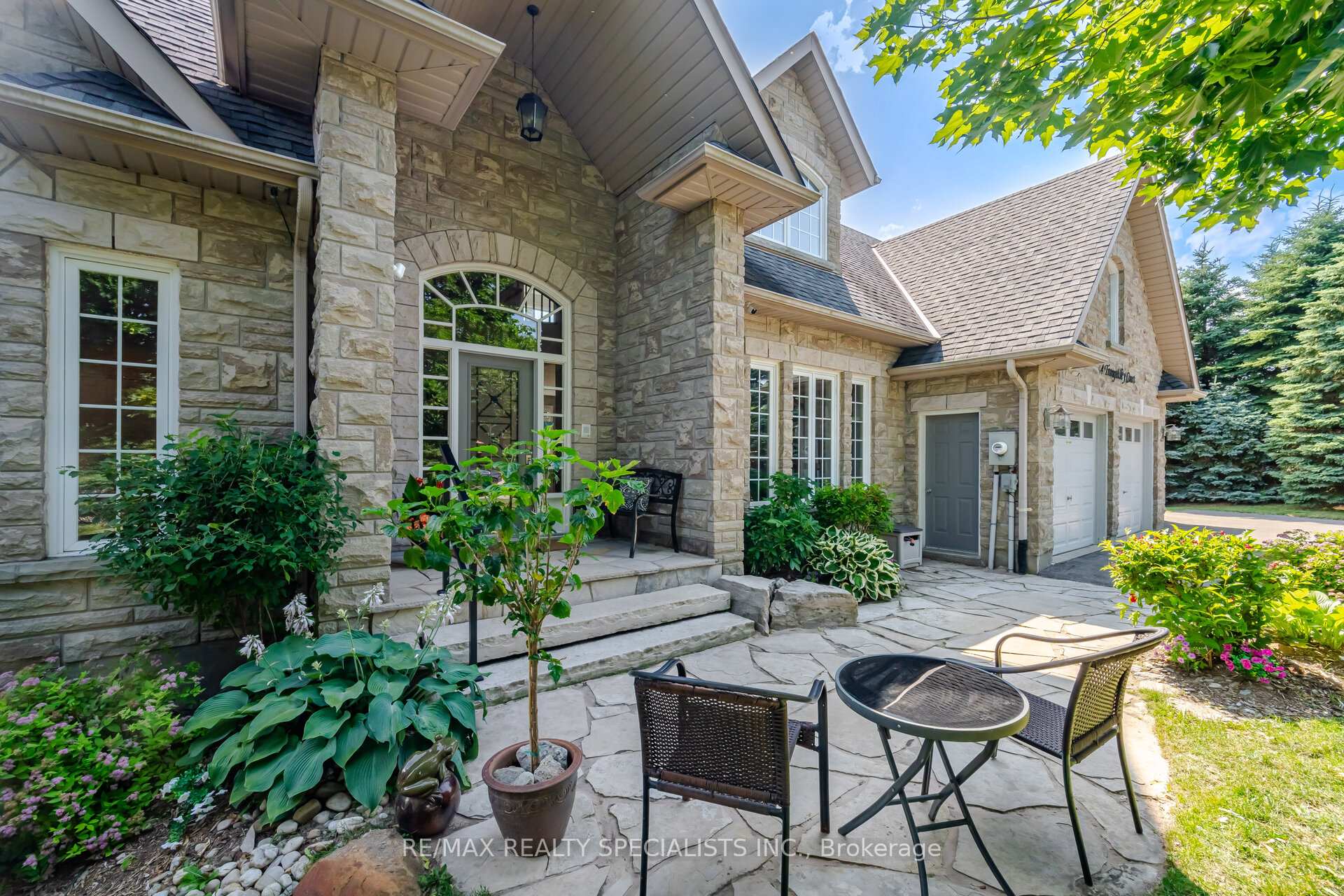 Photo 5 of 4 Tranquility Court, Caledon, Palgrave — HOMEH