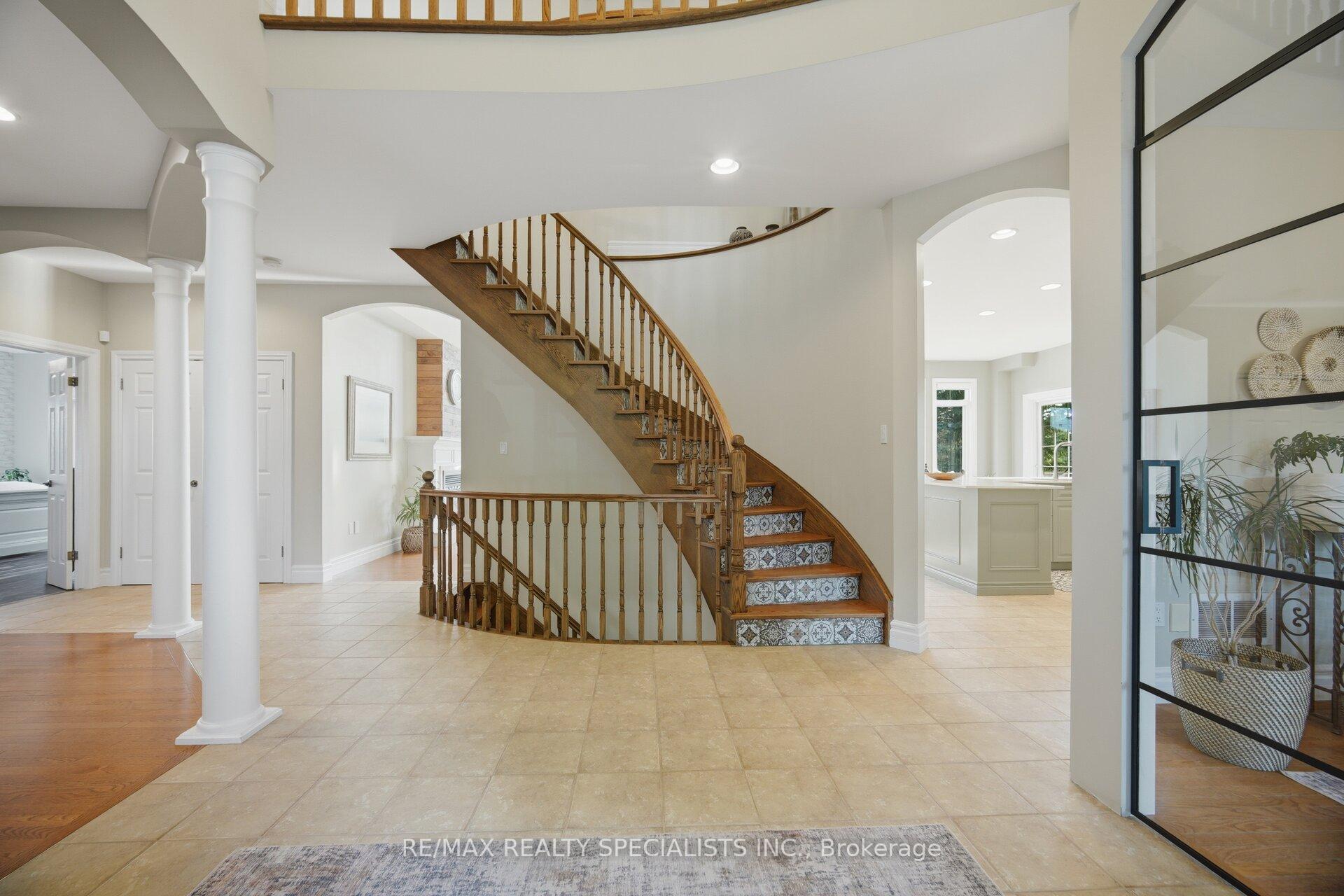 Photo 7 of 4 Tranquility Court, Caledon, Palgrave — HOMEH