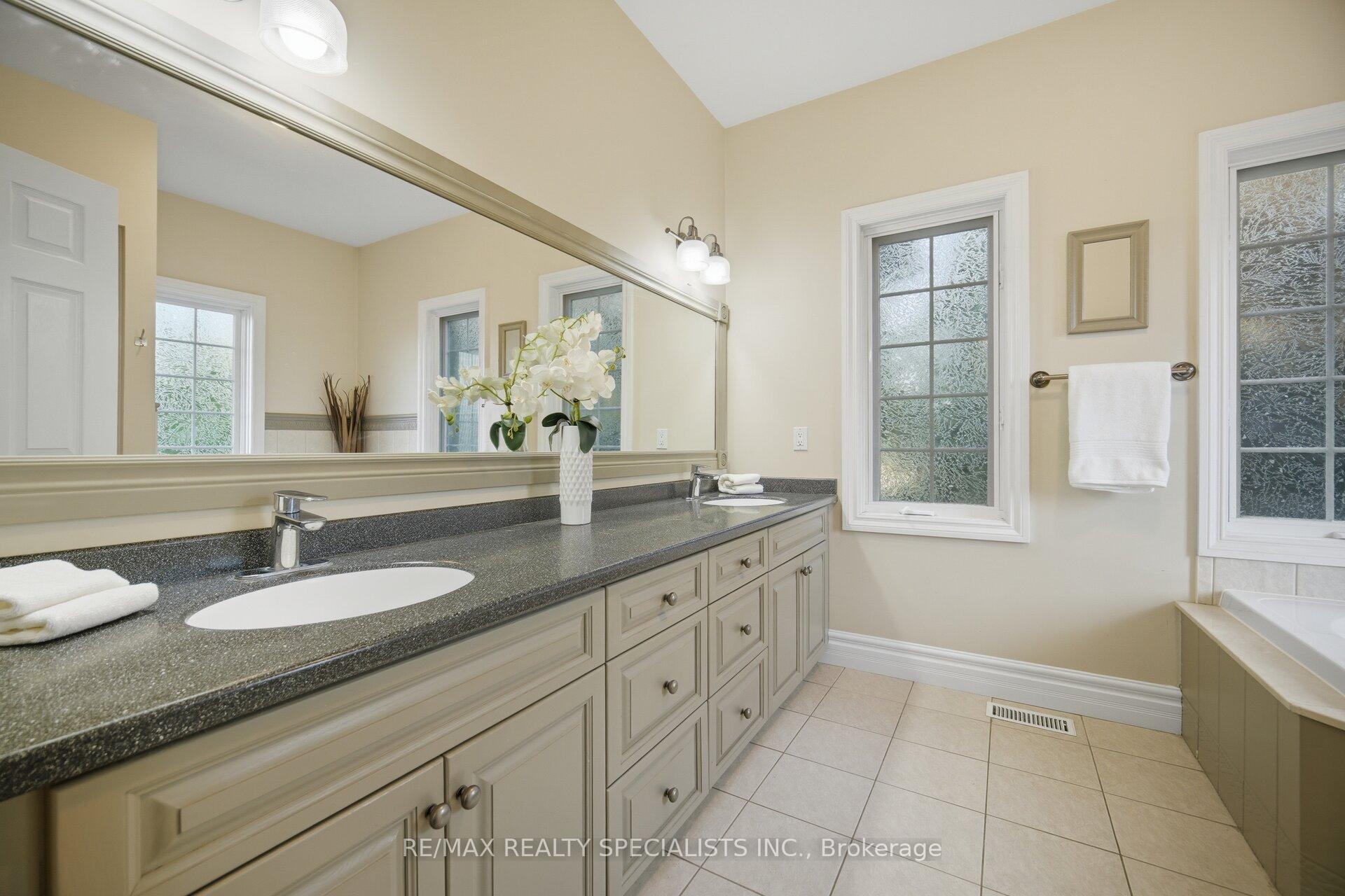 Photo 26 of 4 Tranquility Court, Caledon, Palgrave — HOMEH