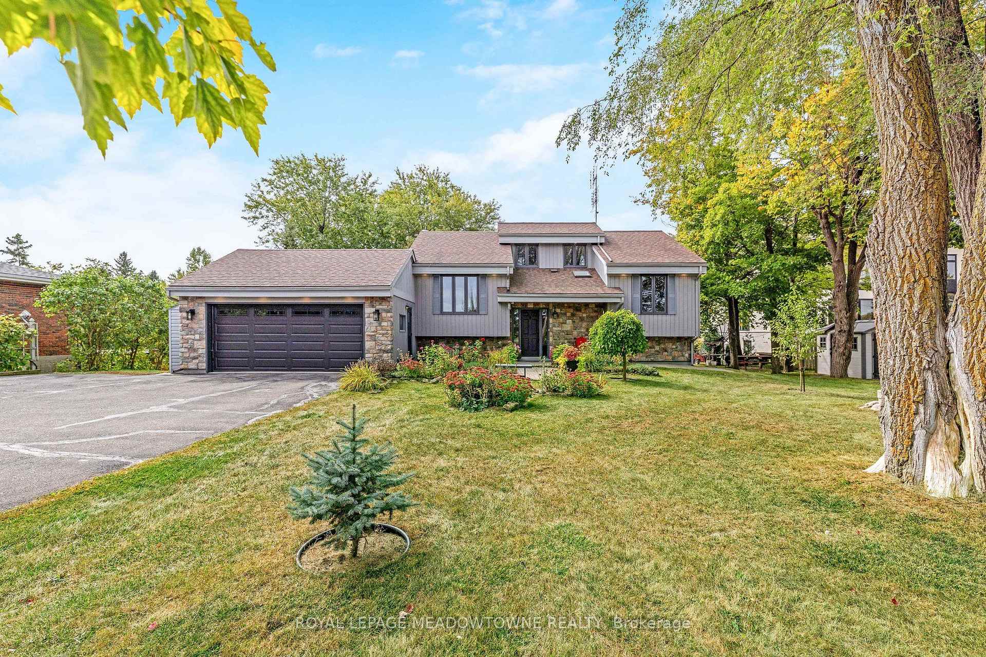 Photo 3 of 8388 Ninth Line, Halton Hills, Rural Halton Hills — HOMEH