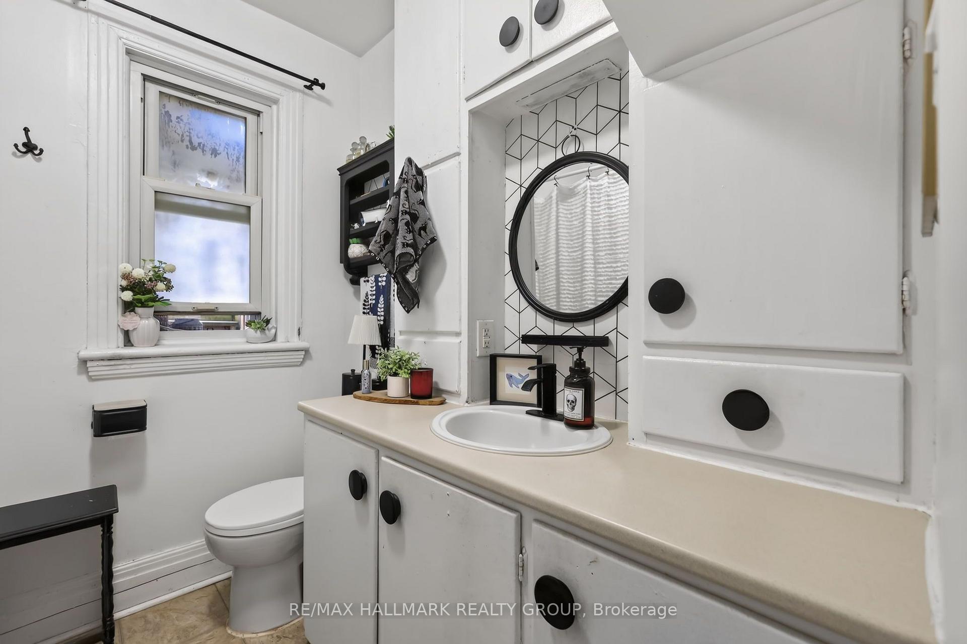 Photo 13 of 124-126 Irving Avenue, Ottawa, Hintonburg — HOMEH