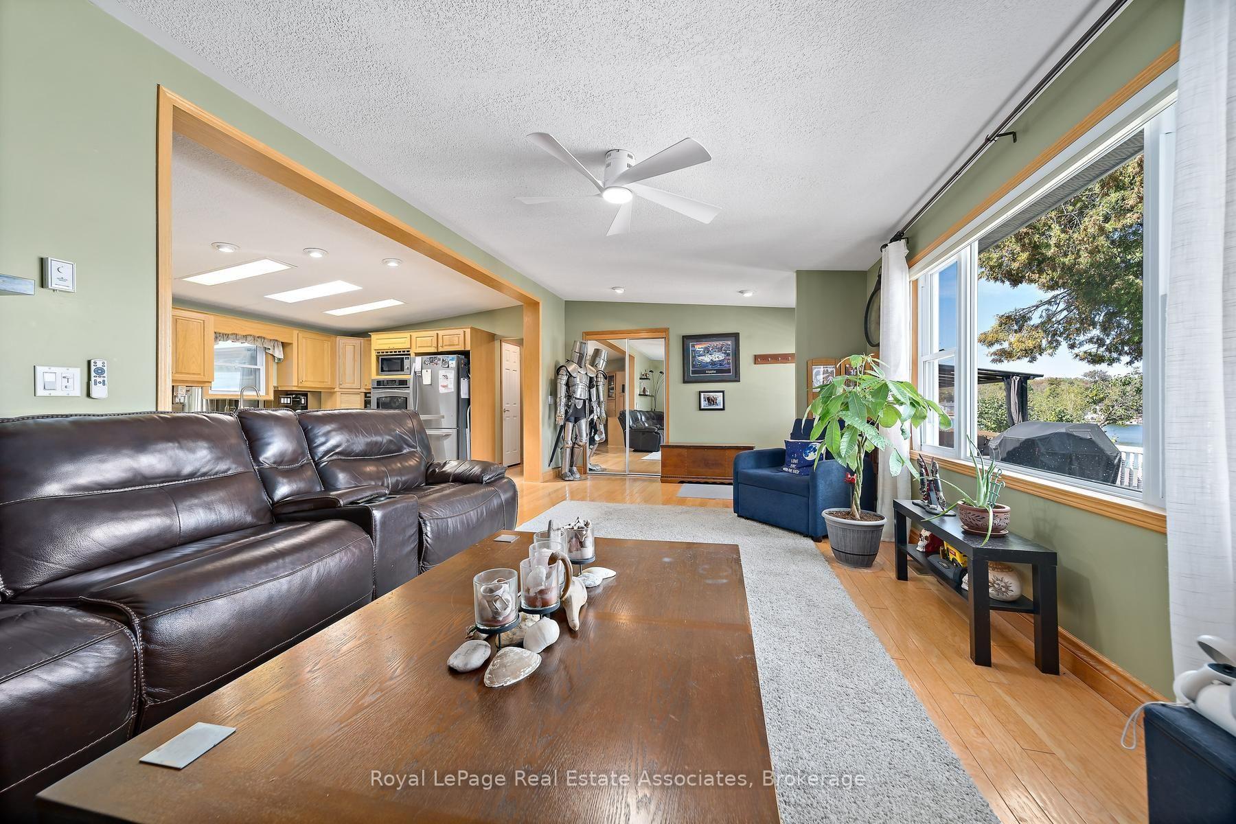 Photo 11 of 48 Lakeshore Drive, Puslinch, Rural Puslinch East — HOMEH