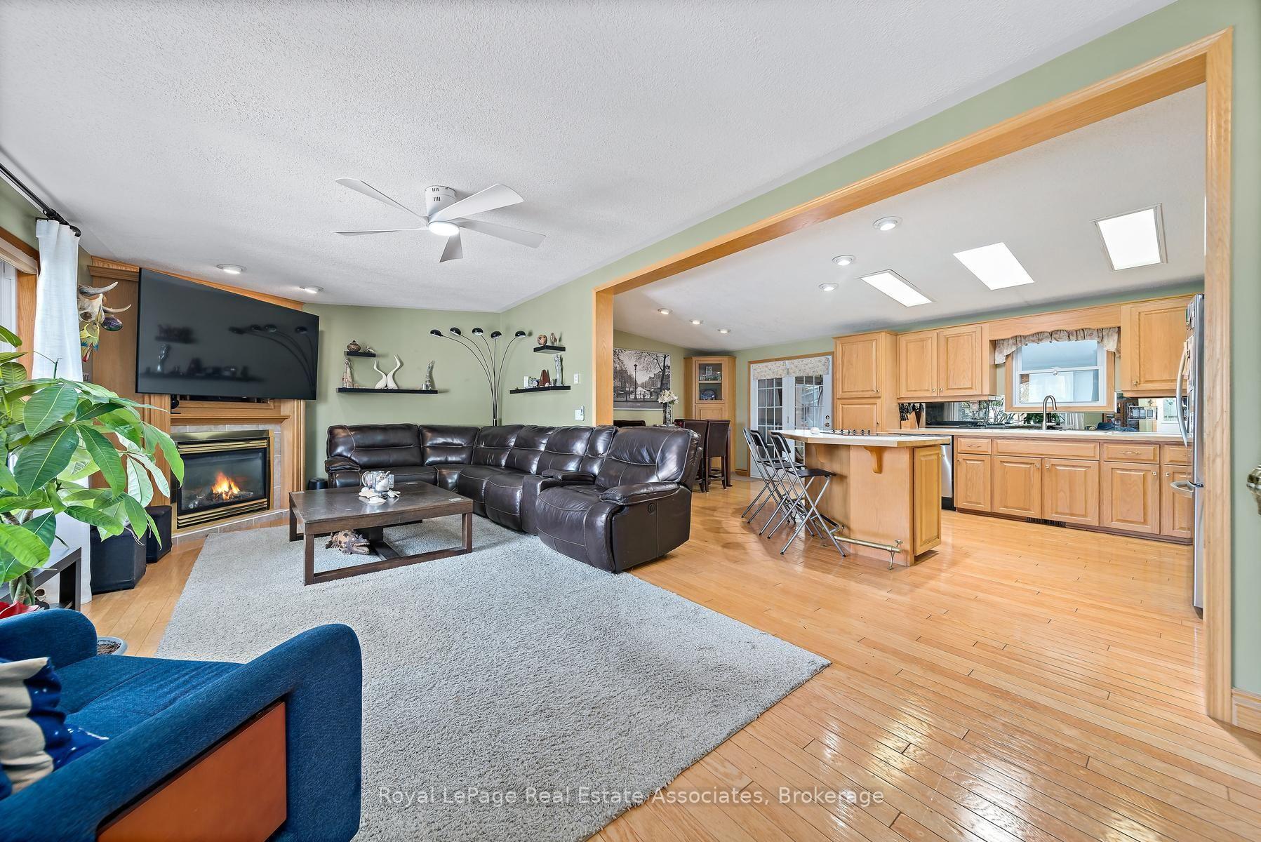 Photo 12 of 48 Lakeshore Drive, Puslinch, Rural Puslinch East — HOMEH