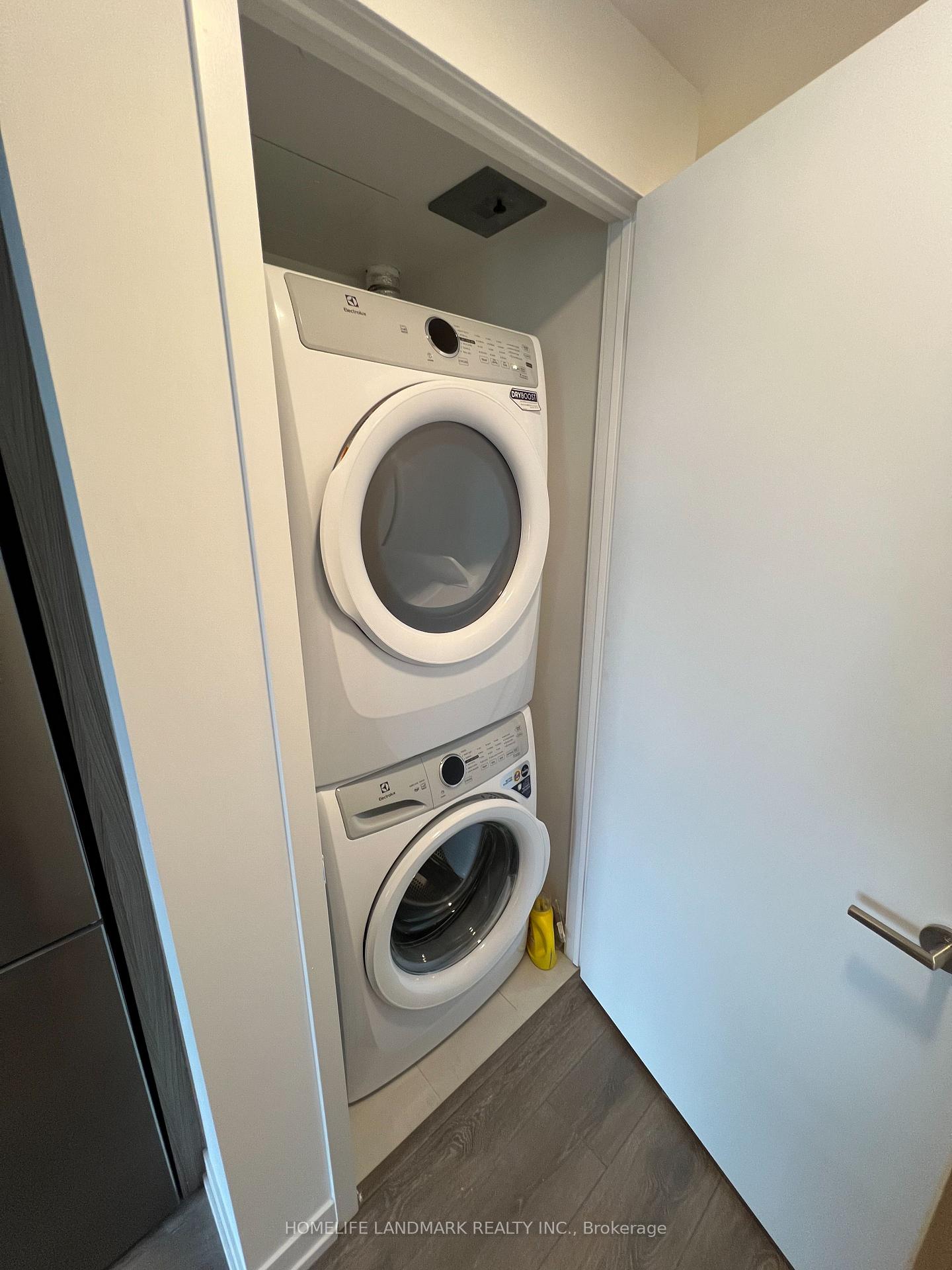 Photo 2 of Unit D617, 8 Beverley Glen Boulevard, Vaughan, Beverley Glen — HOMEH