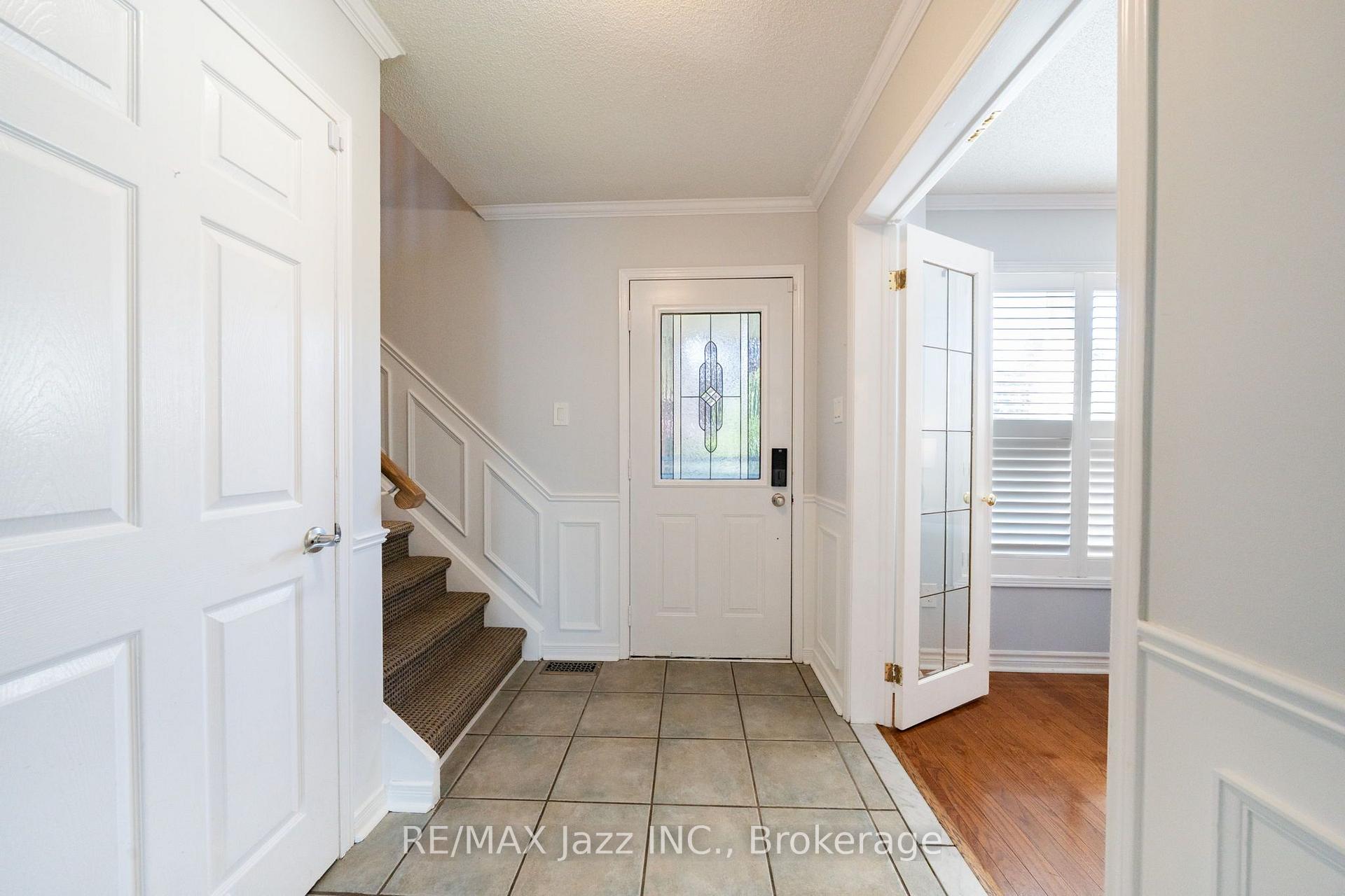 Photo 6 of 110 Freeland Avenue, Clarington, Bowmanville — HOMEH