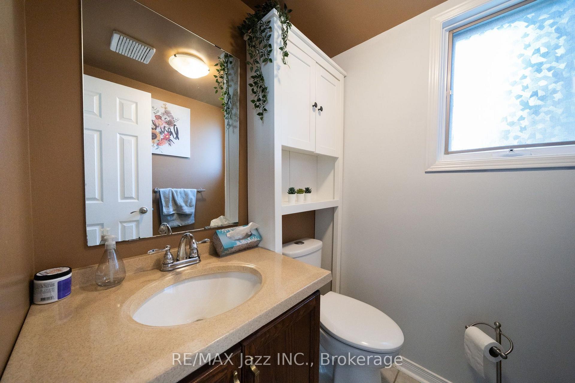 Photo 8 of 110 Freeland Avenue, Clarington, Bowmanville — HOMEH