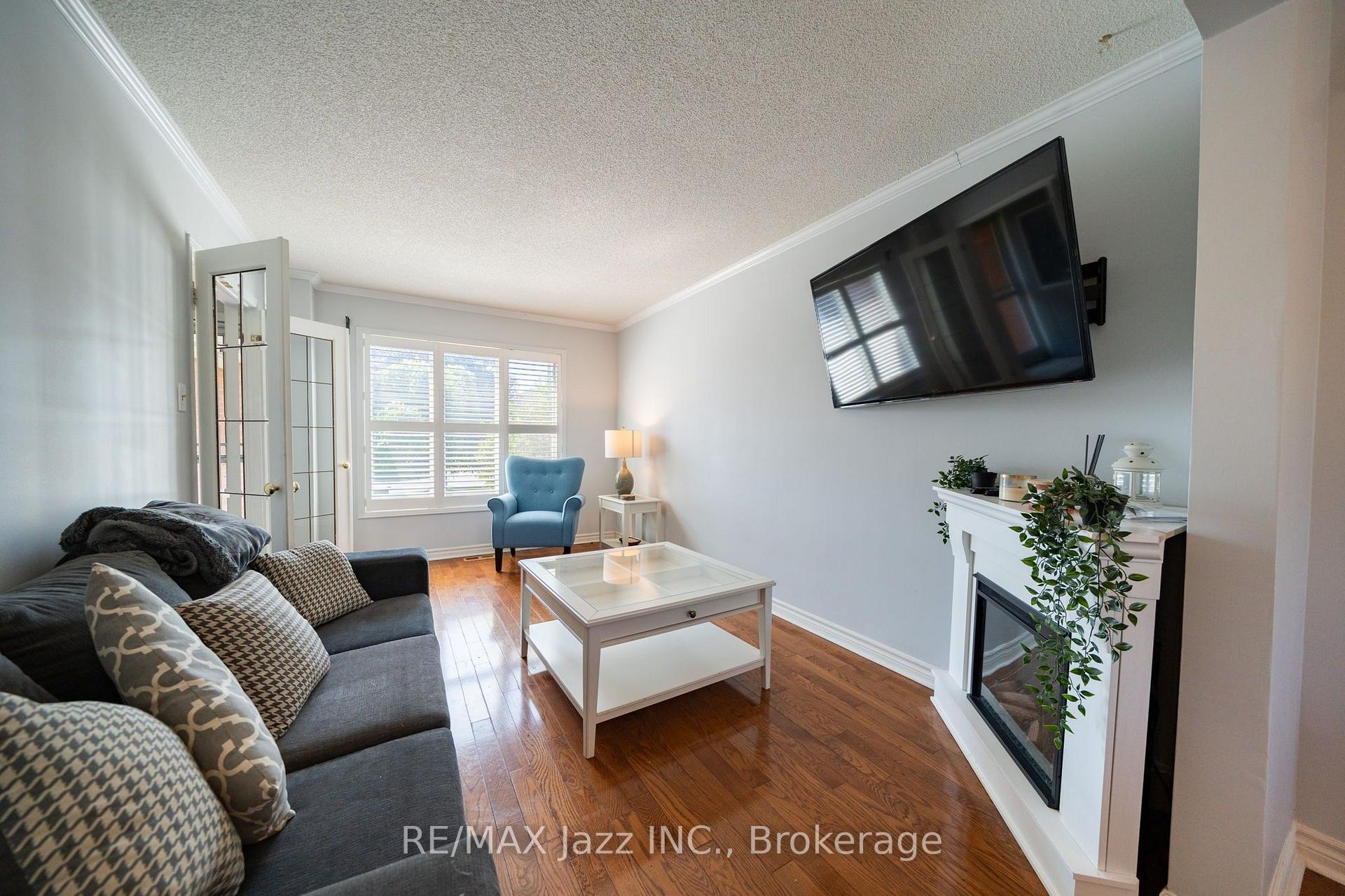 Photo 12 of 110 Freeland Avenue, Clarington, Bowmanville — HOMEH