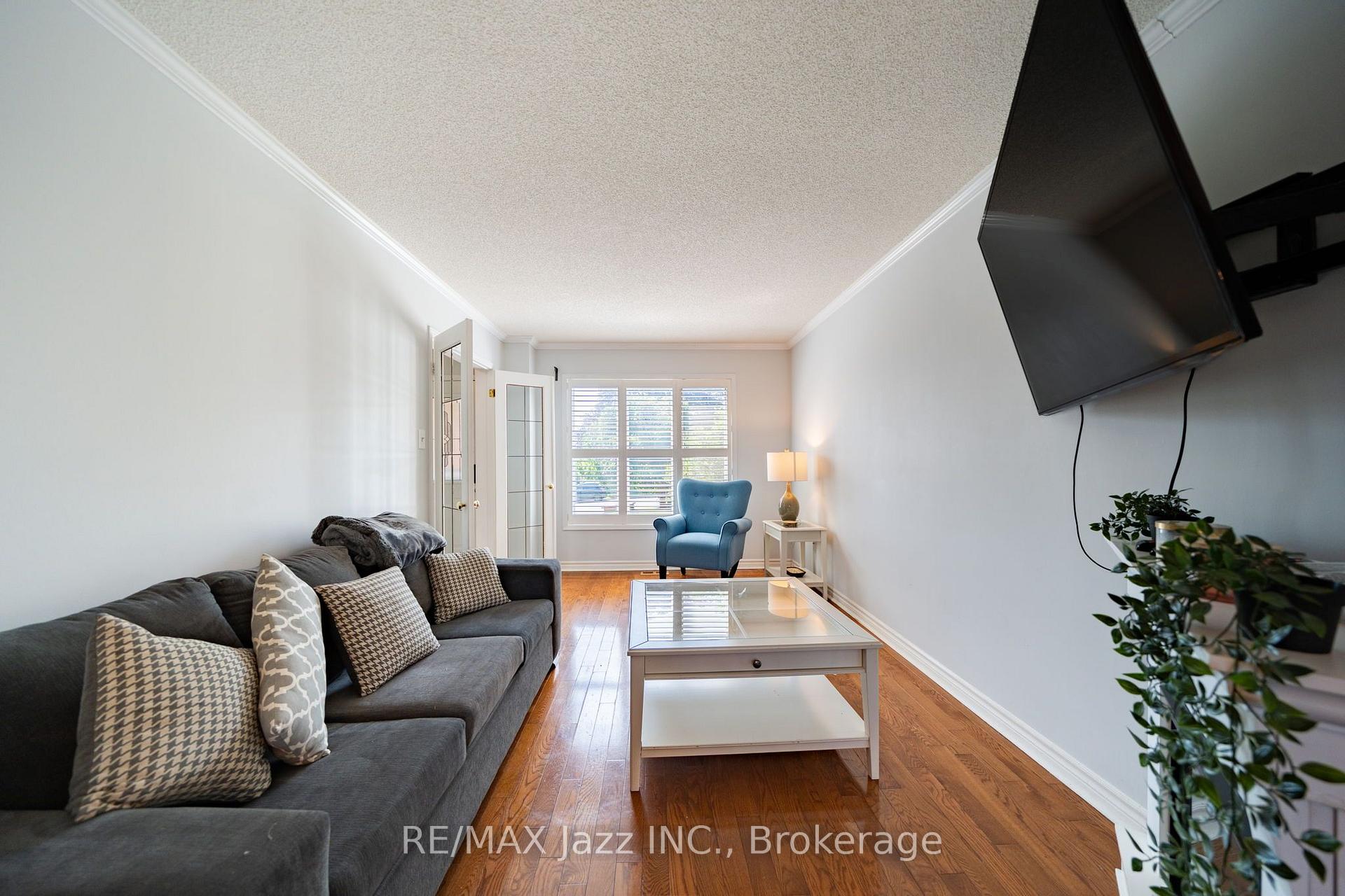 Photo 13 of 110 Freeland Avenue, Clarington, Bowmanville — HOMEH