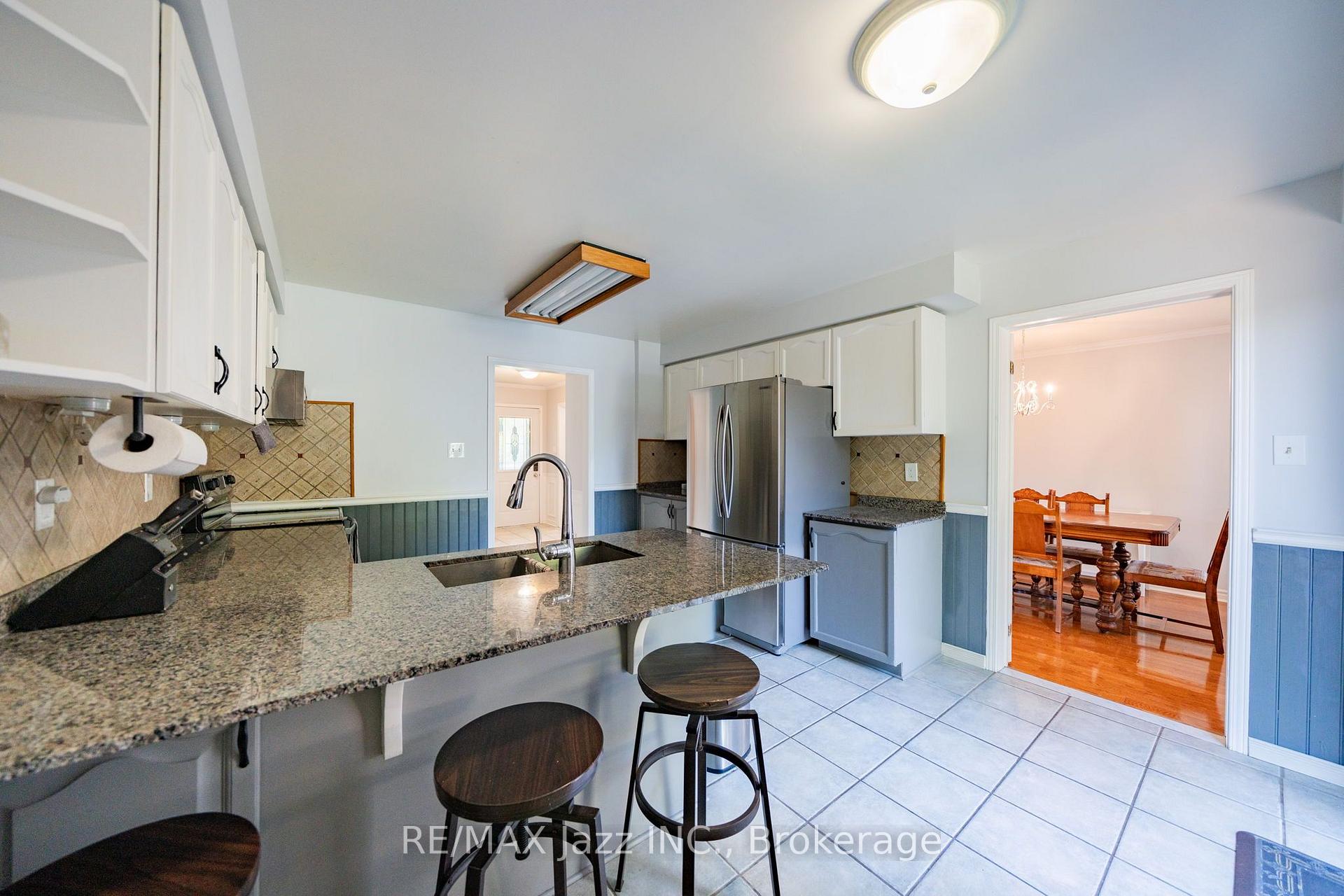 Photo 16 of 110 Freeland Avenue, Clarington, Bowmanville — HOMEH