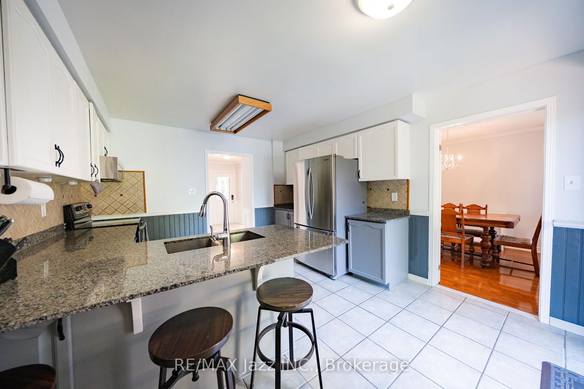 Photo 17 of 110 Freeland Avenue, Clarington, Bowmanville — HOMEH