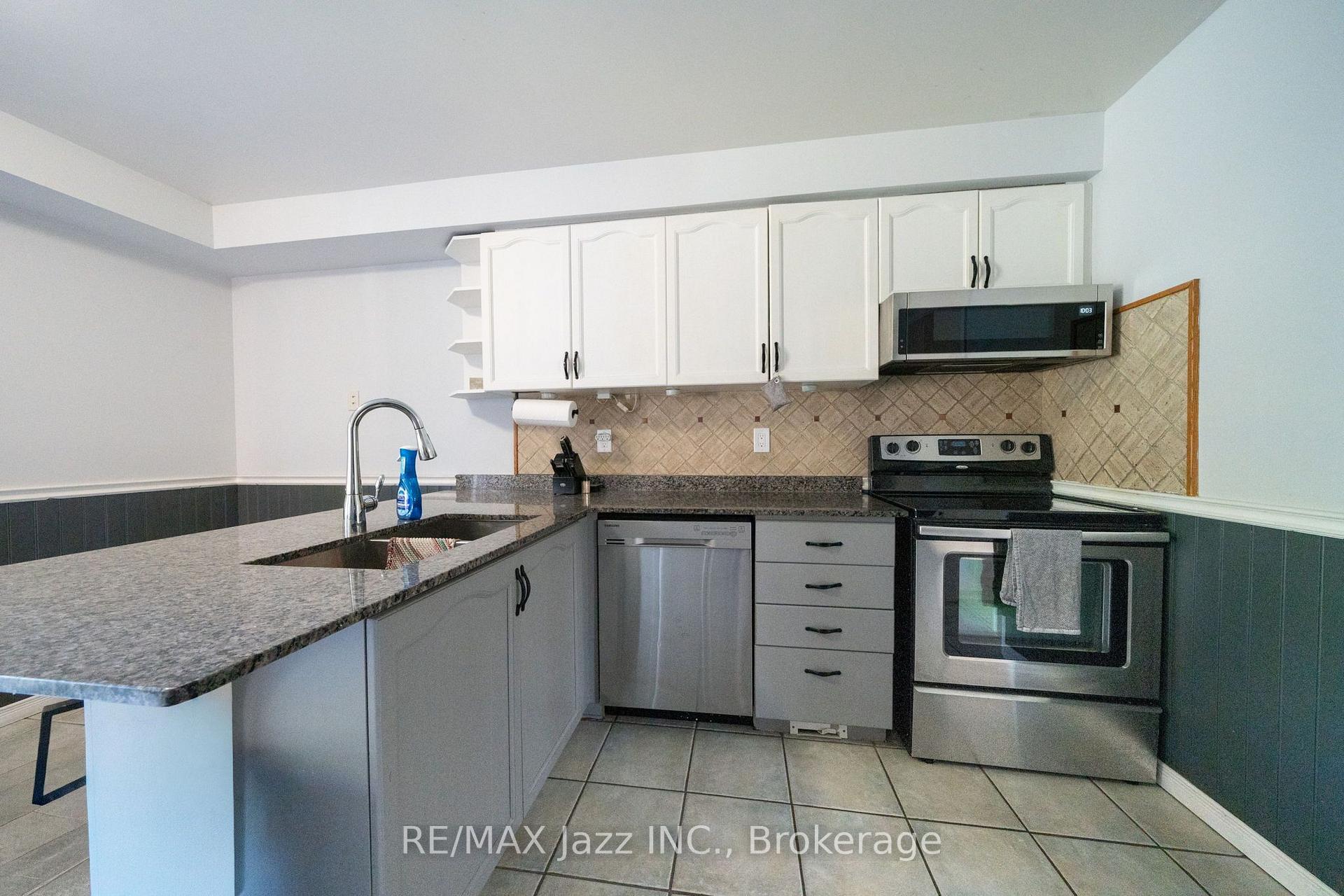 Photo 18 of 110 Freeland Avenue, Clarington, Bowmanville — HOMEH
