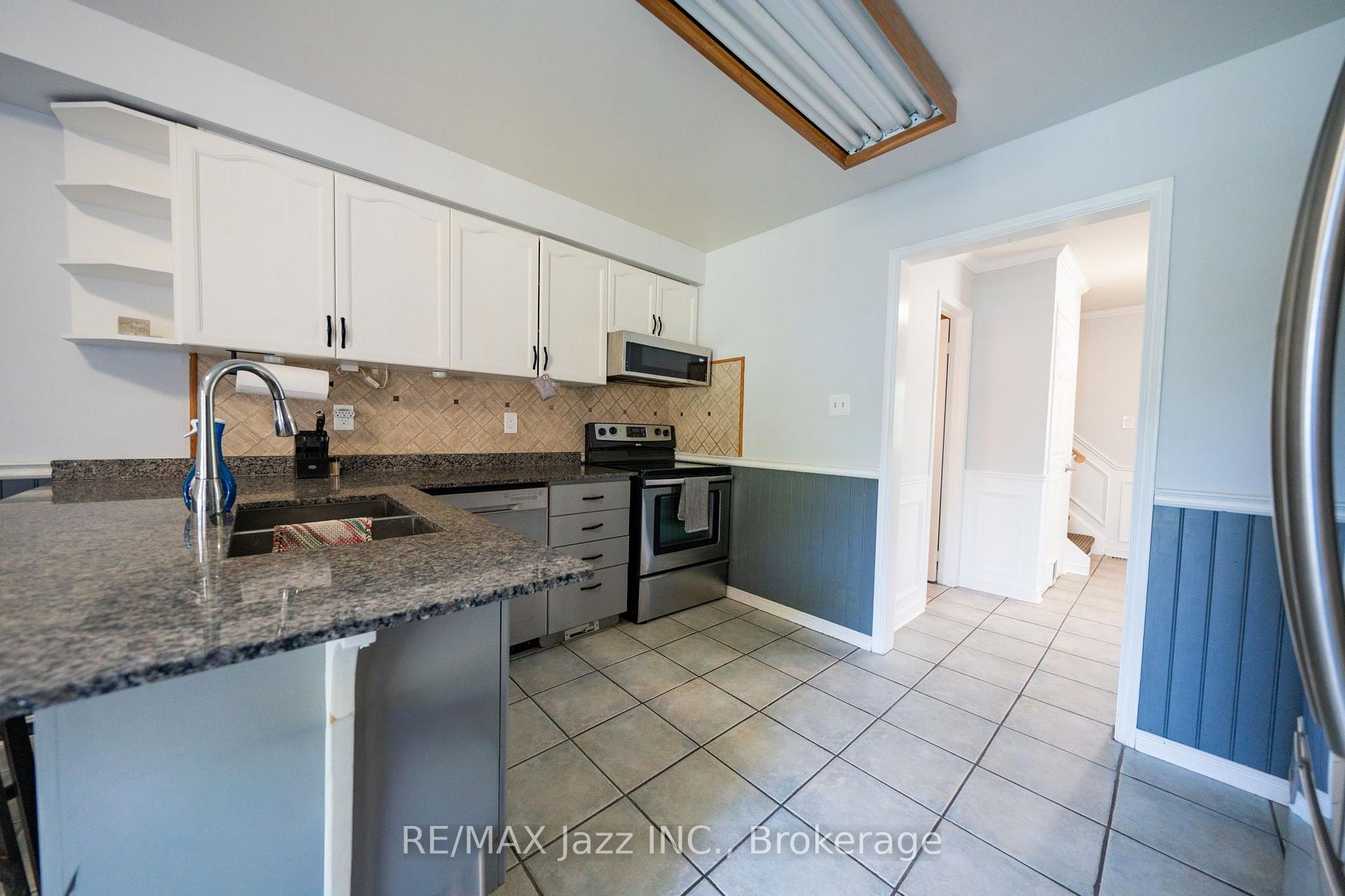 Photo 19 of 110 Freeland Avenue, Clarington, Bowmanville — HOMEH