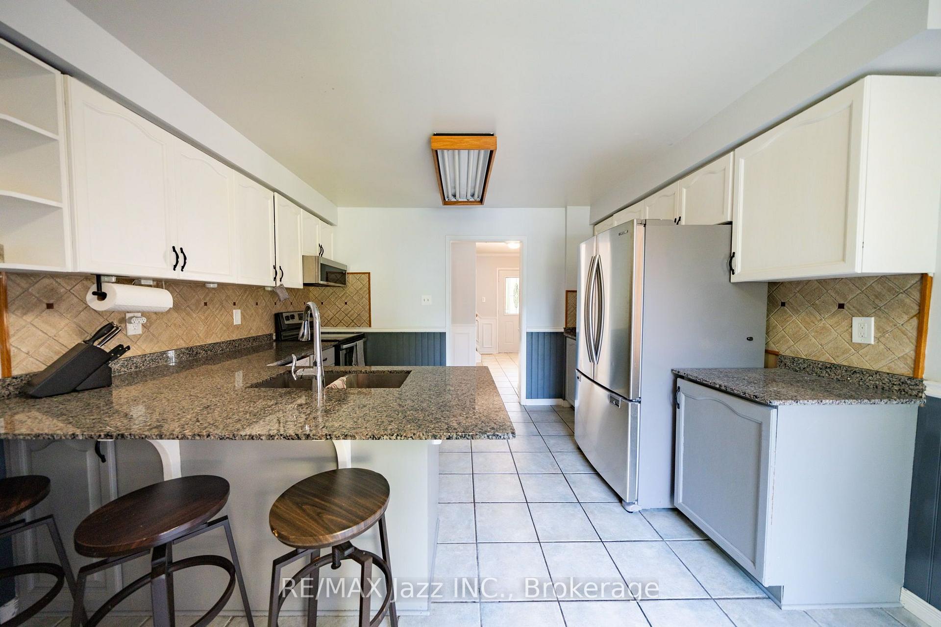Photo 20 of 110 Freeland Avenue, Clarington, Bowmanville — HOMEH