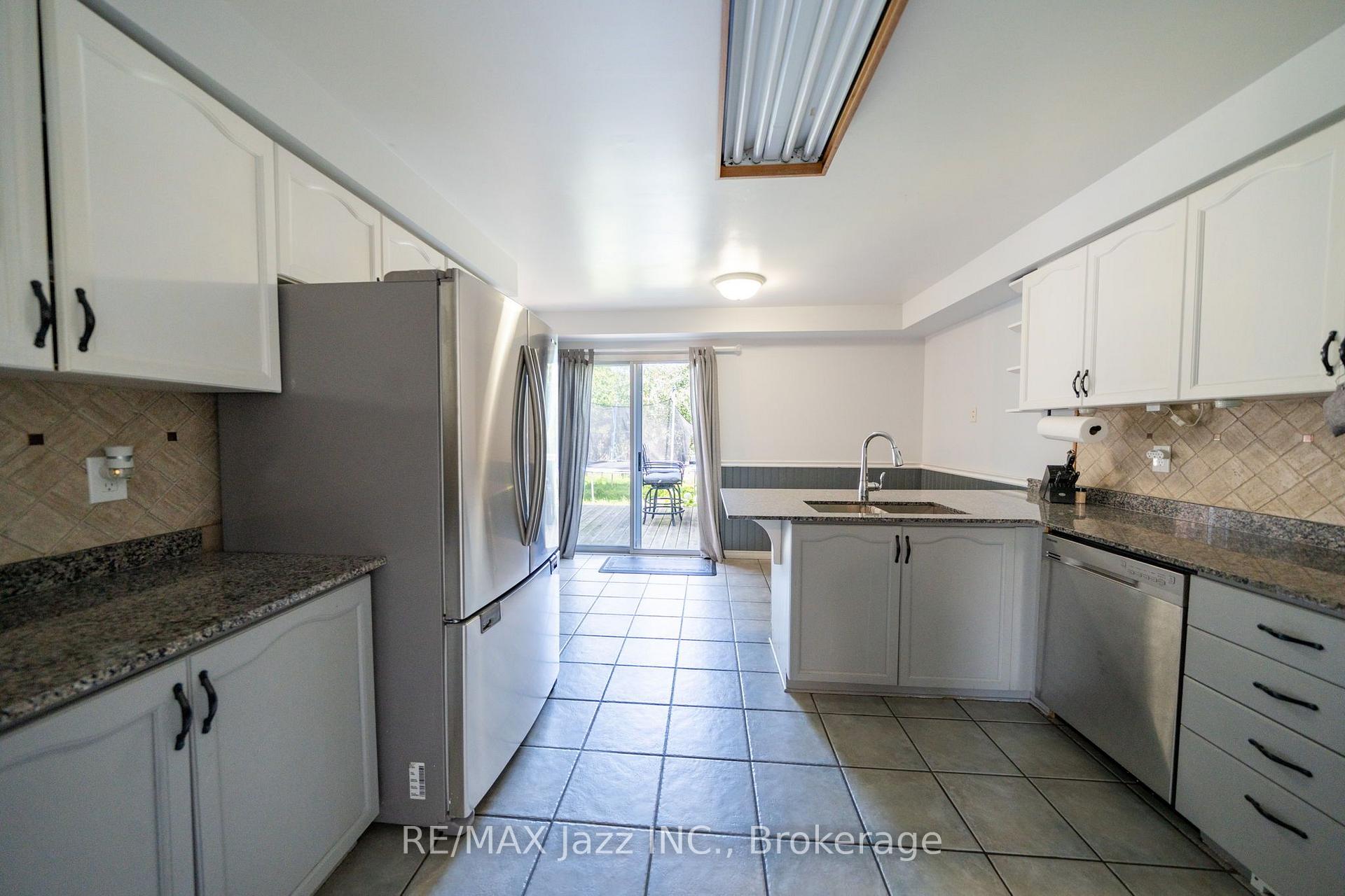 Photo 21 of 110 Freeland Avenue, Clarington, Bowmanville — HOMEH