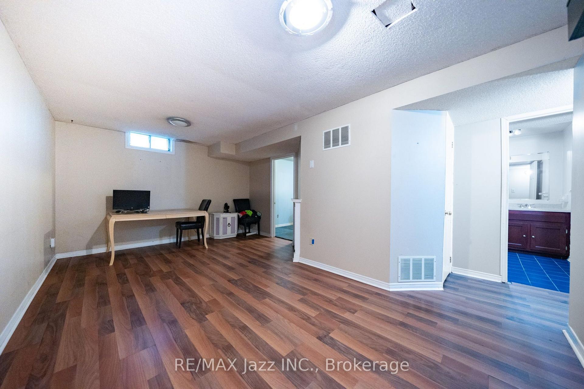 Photo 41 of 110 Freeland Avenue, Clarington, Bowmanville — HOMEH