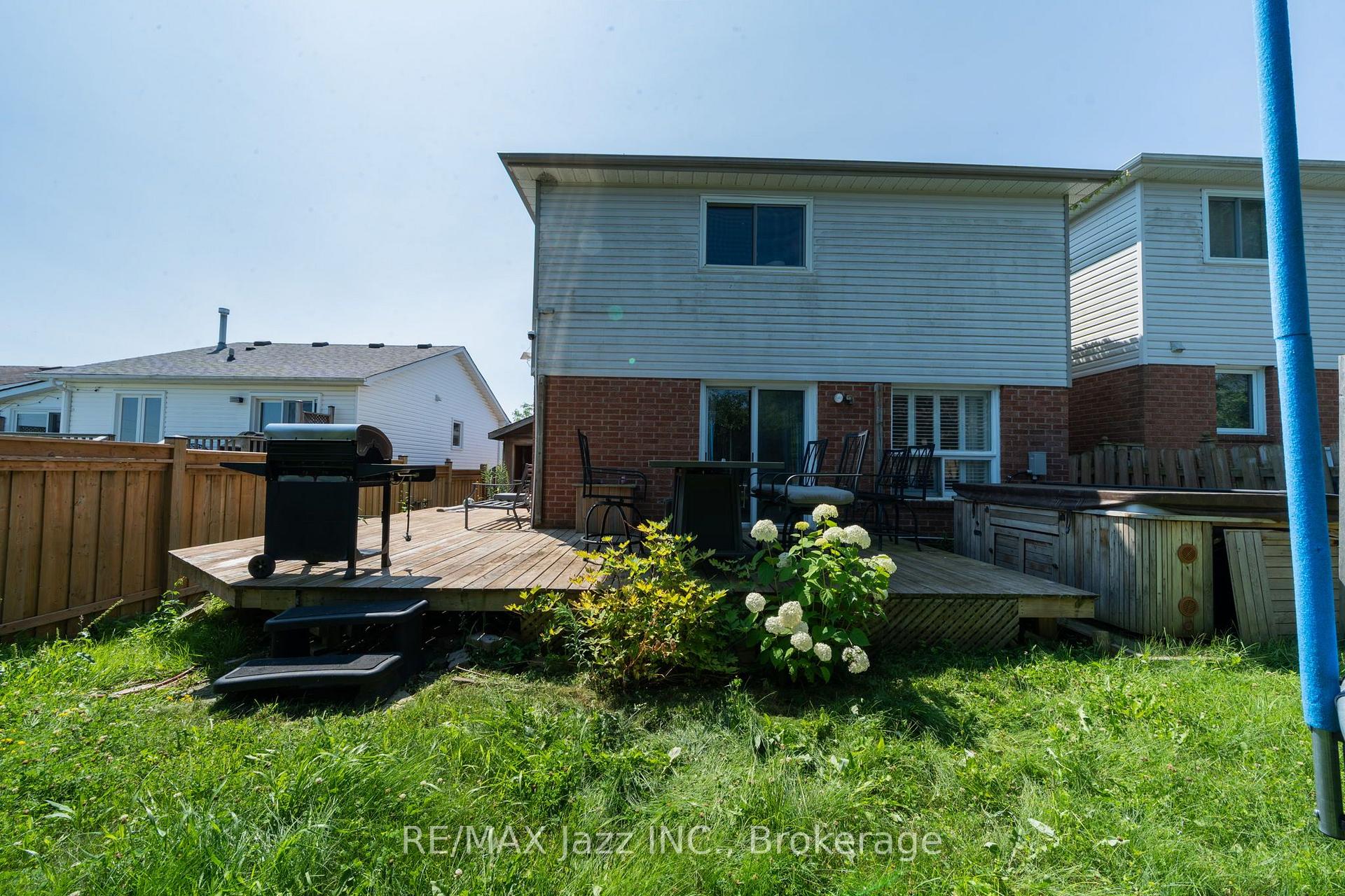Photo 47 of 110 Freeland Avenue, Clarington, Bowmanville — HOMEH