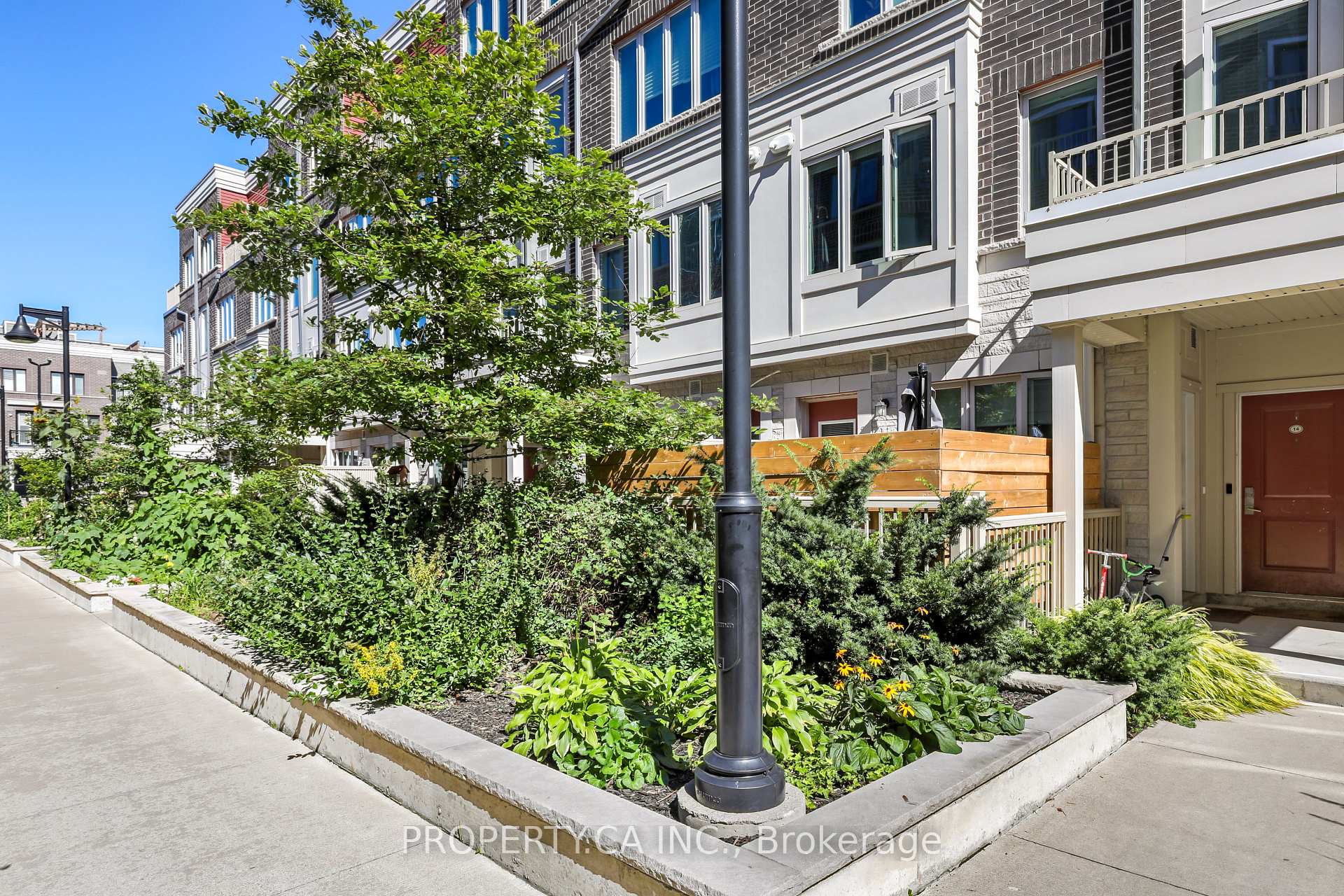 Photo 2 of Unit 13, 100 Long Branch Avenue, Etobicoke, Long Branch — HOMEH