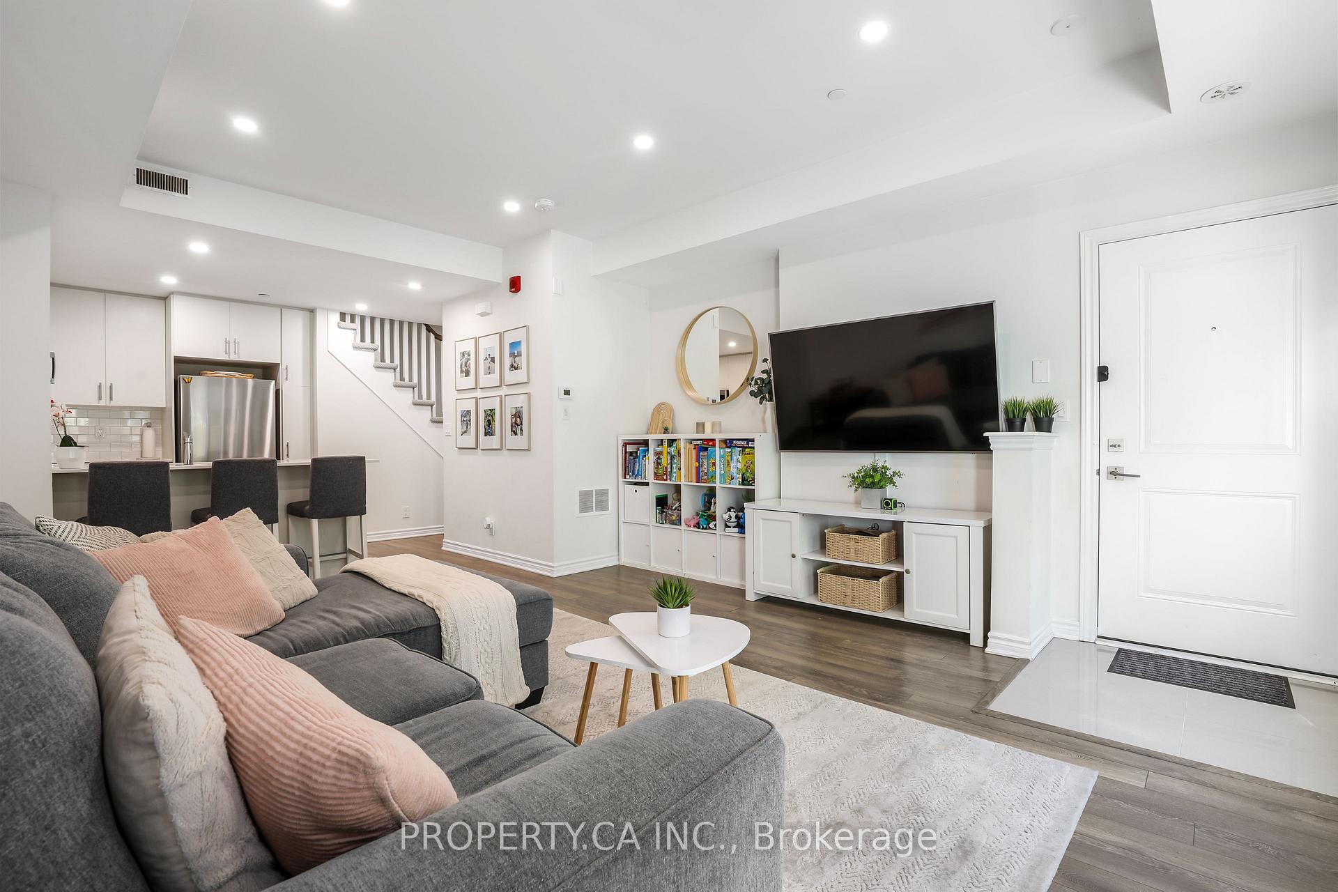 Photo 5 of Unit 13, 100 Long Branch Avenue, Etobicoke, Long Branch — HOMEH