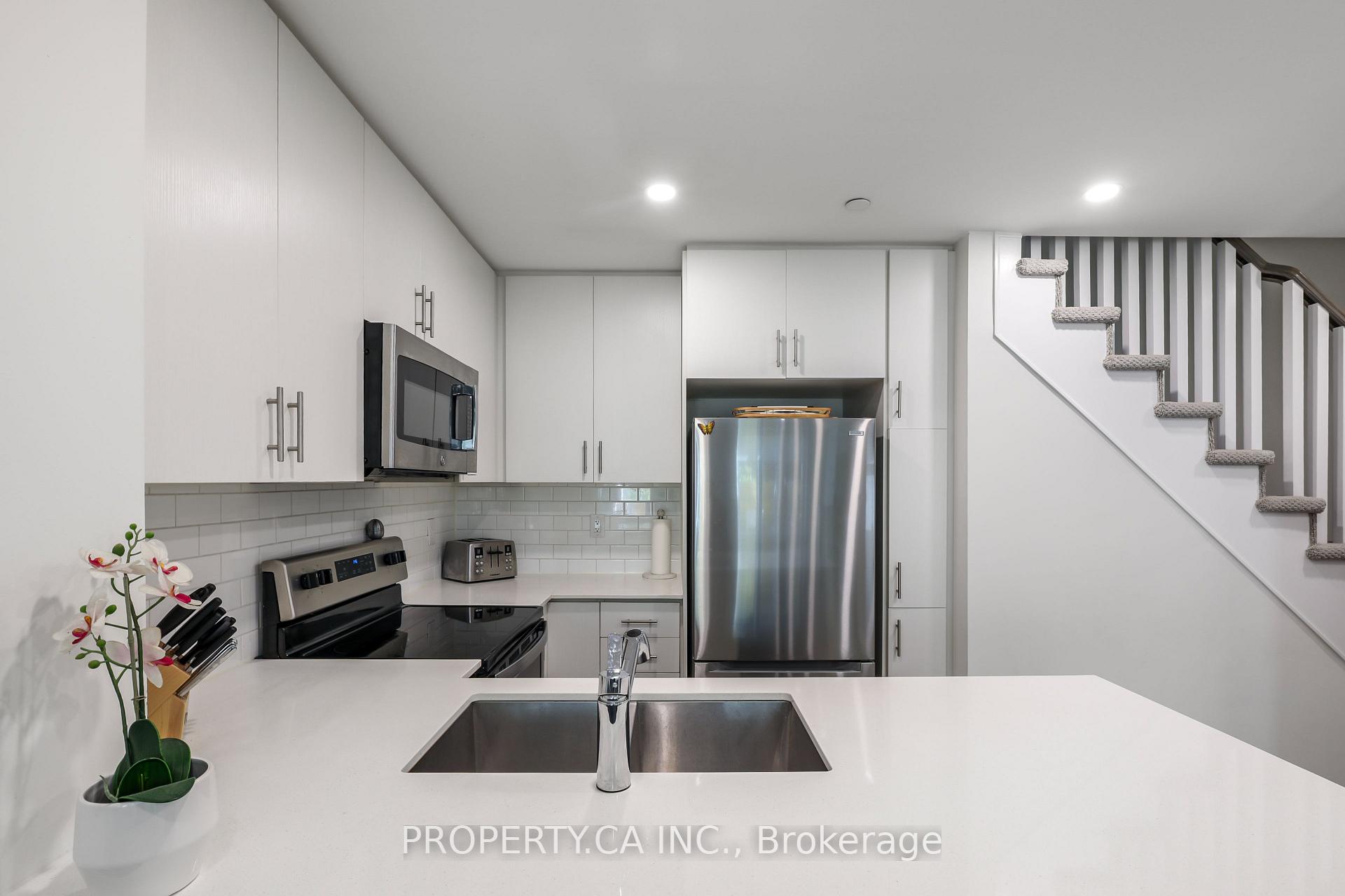 Photo 11 of Unit 13, 100 Long Branch Avenue, Etobicoke, Long Branch — HOMEH
