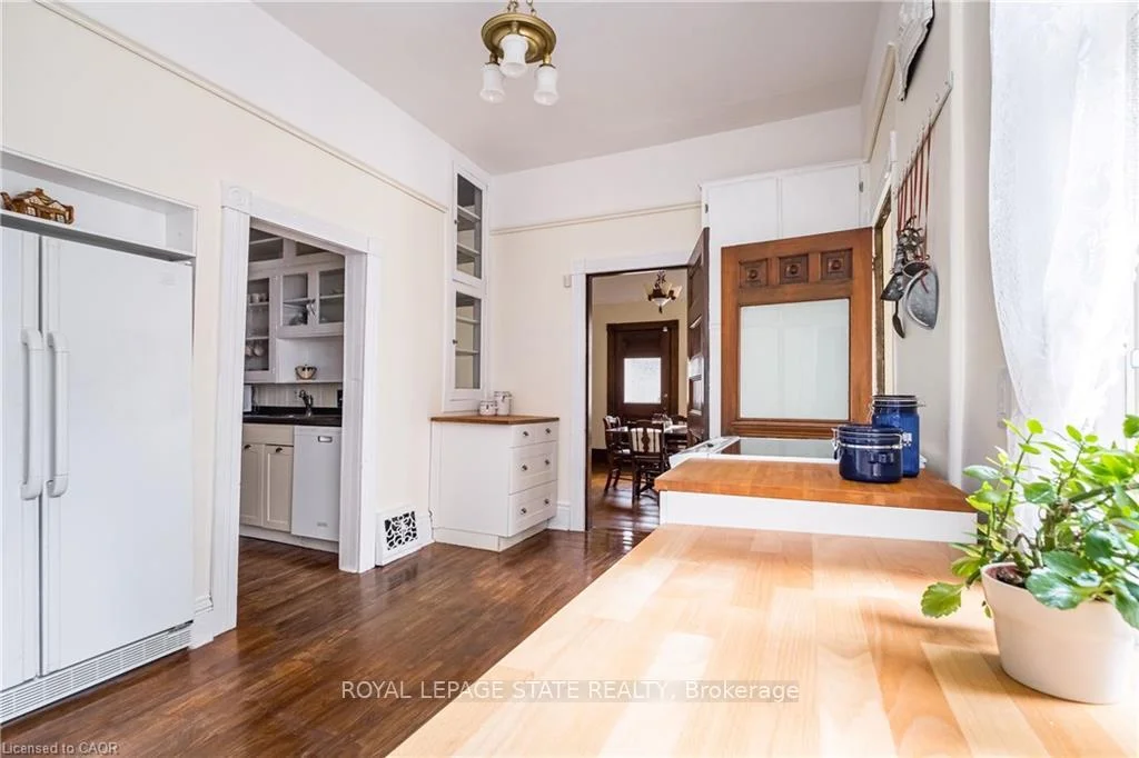 Photo 25 of 55 Cayley Street, Hamilton, Dundas — HOMEH