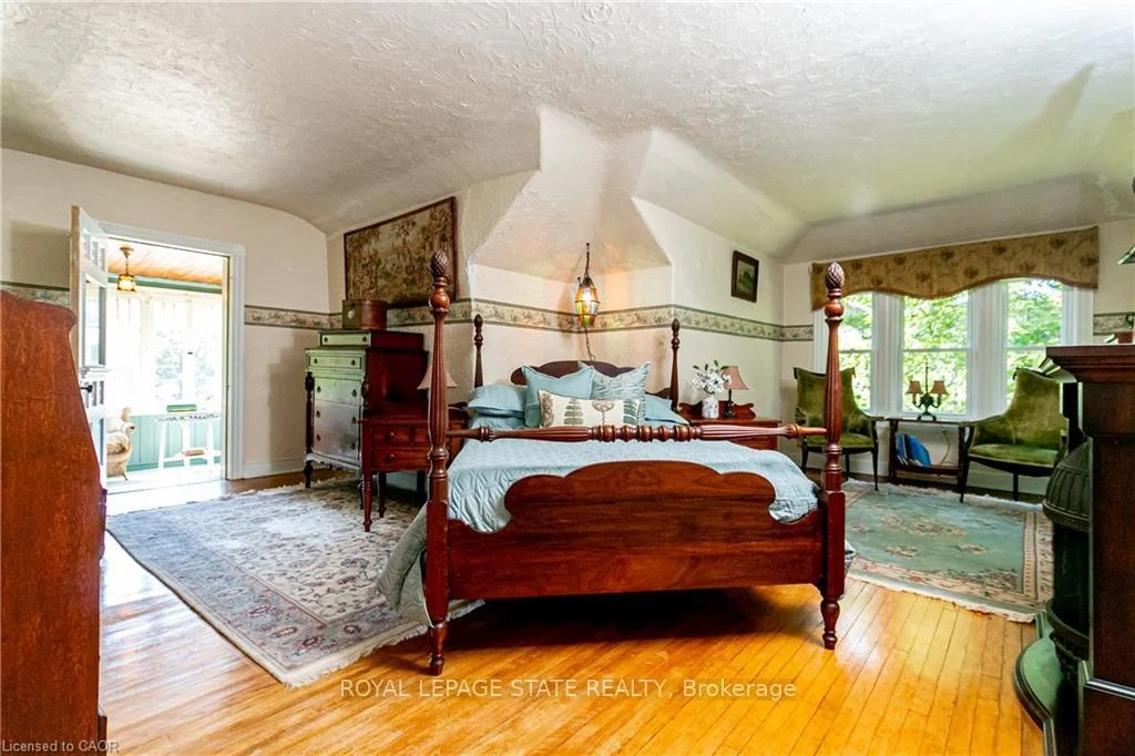 Photo 42 of 55 Cayley Street, Hamilton, Dundas — HOMEH