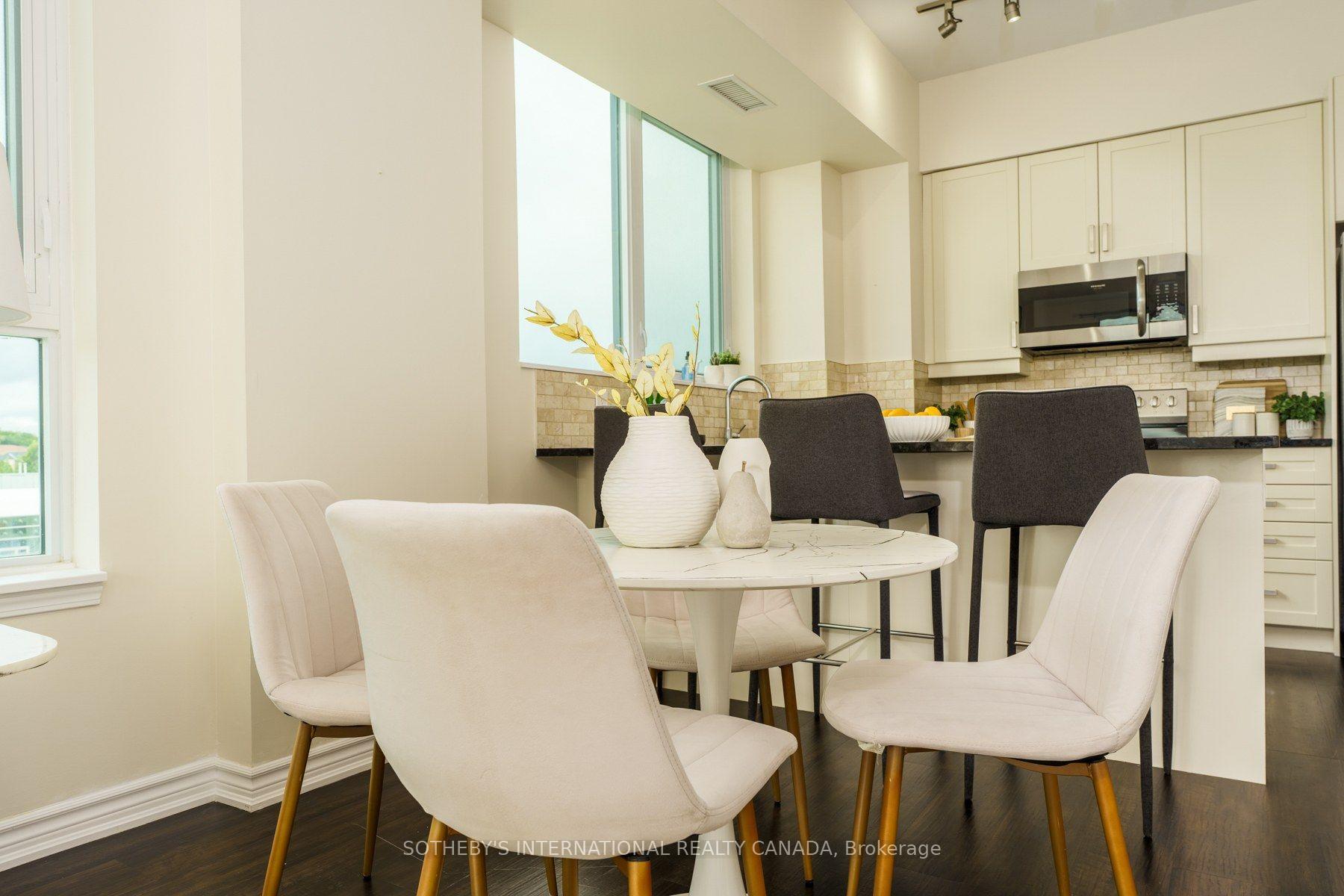 Photo 9 of Unit 521, 11611 Yonge Street, Richmond Hill, Jefferson — HOMEH