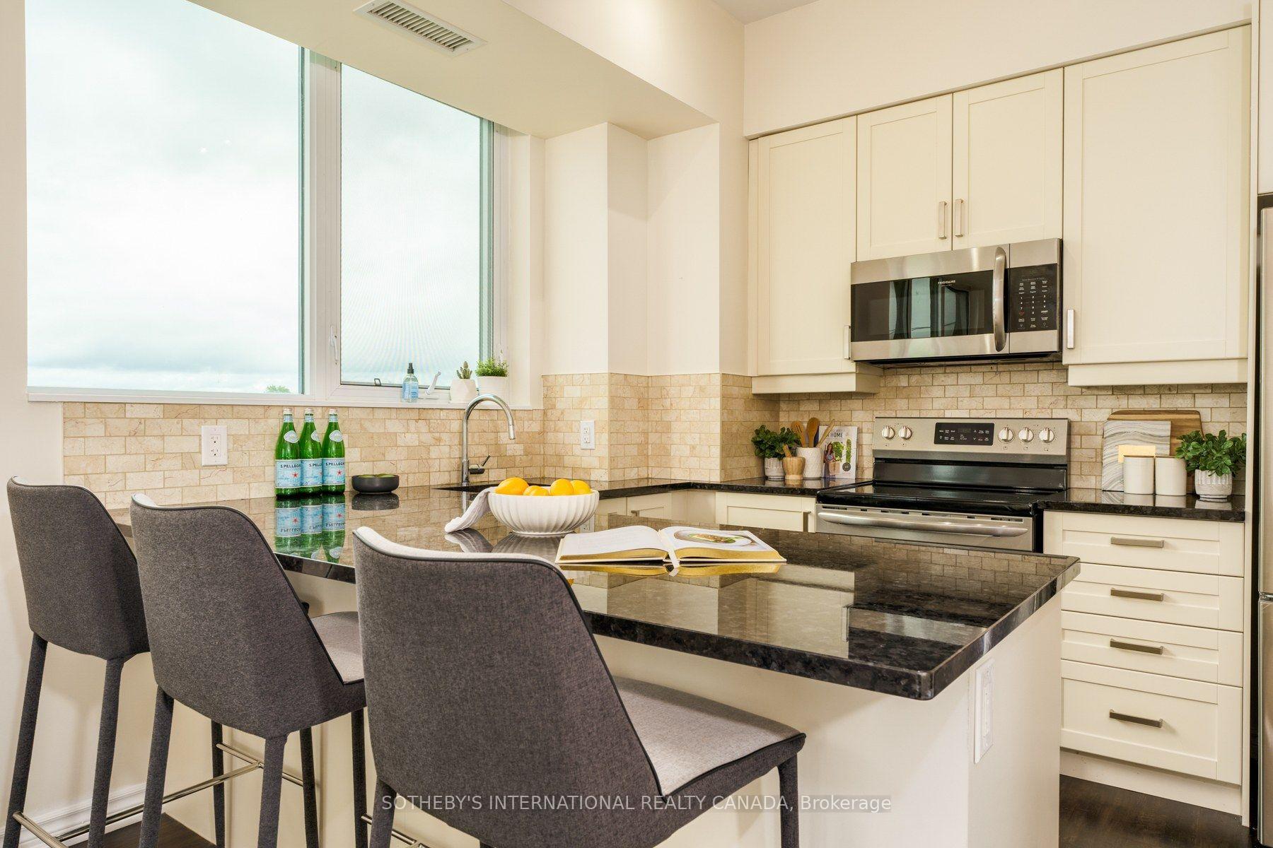 Photo 10 of Unit 521, 11611 Yonge Street, Richmond Hill, Jefferson — HOMEH
